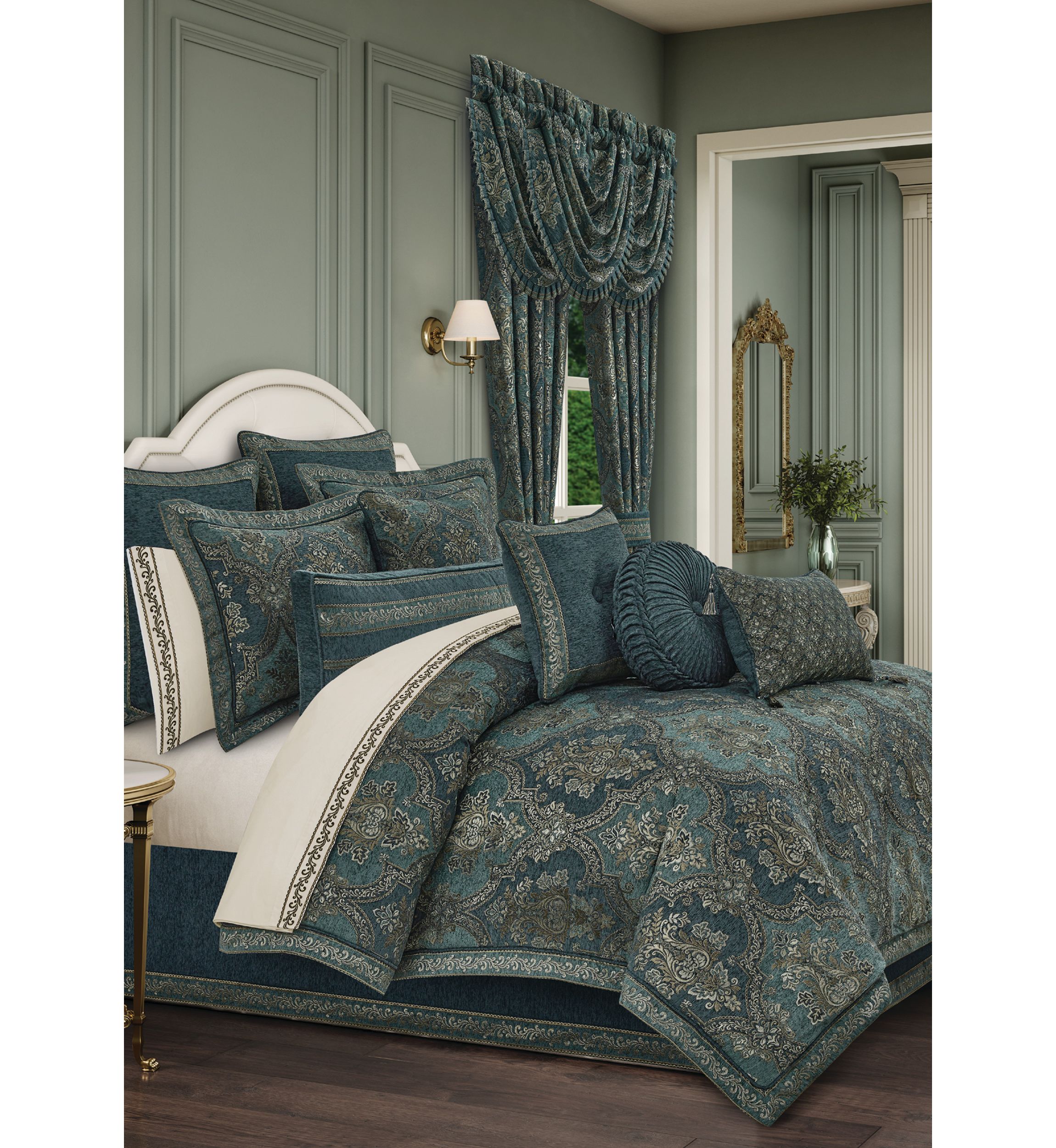 J. Queen New York Nancy 4 Piece Comforter Set | Belk