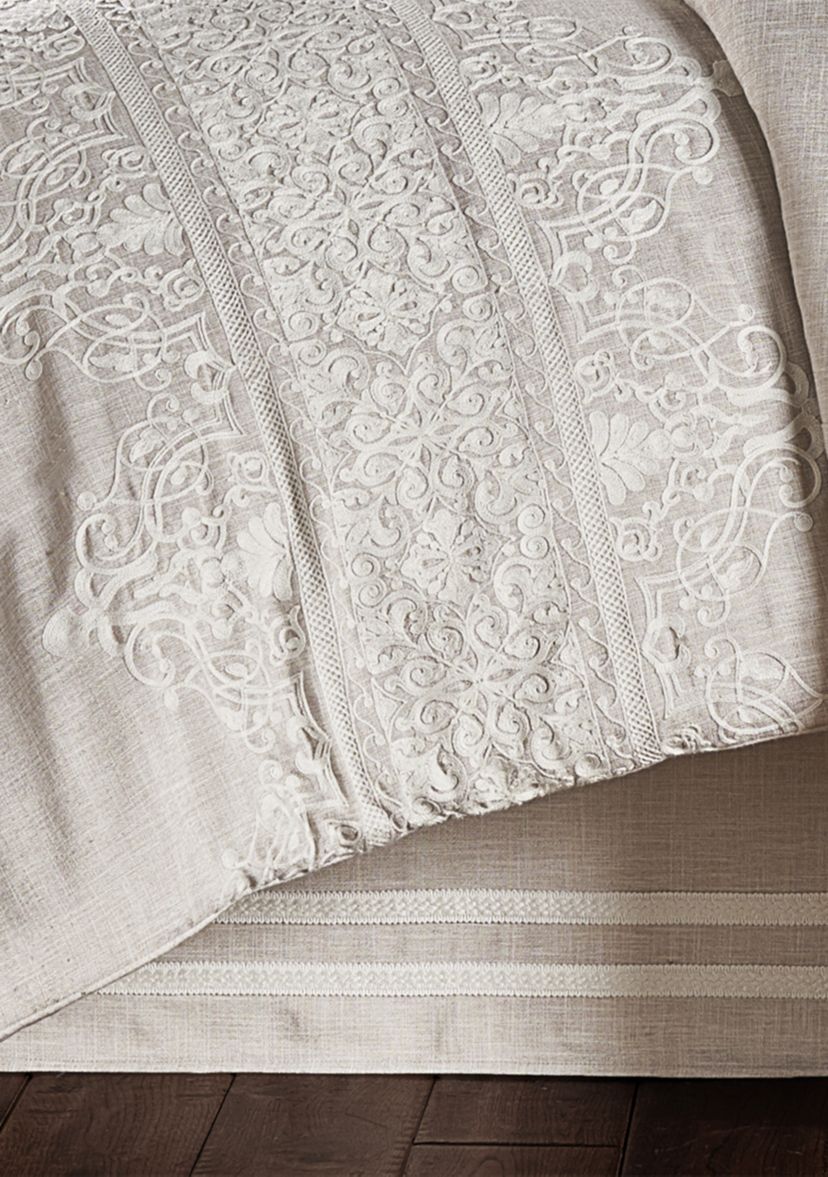 Lauralynn 4pc. Comforter Set