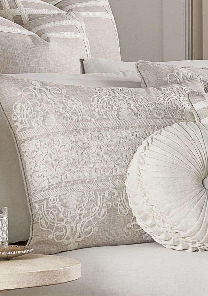 Lauralynn 4pc. Comforter Set