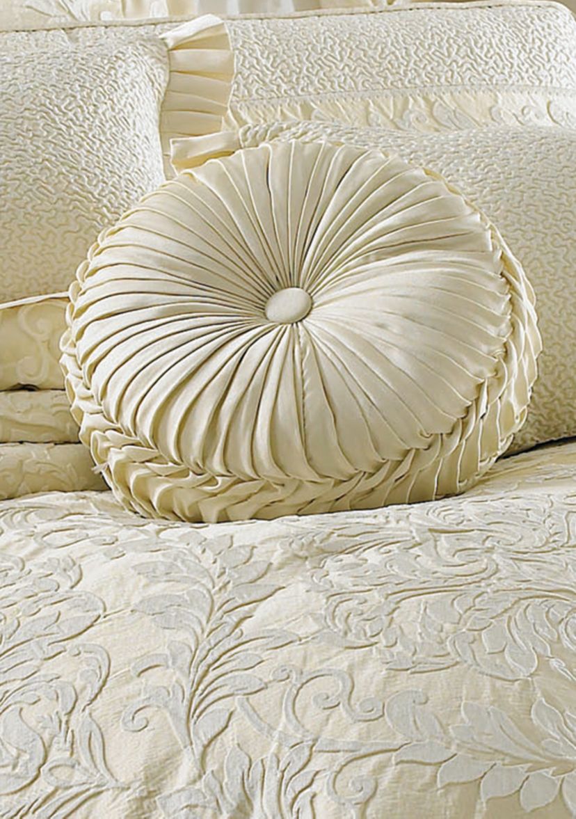Marquis Tufted Round Decorative Throw Pillow