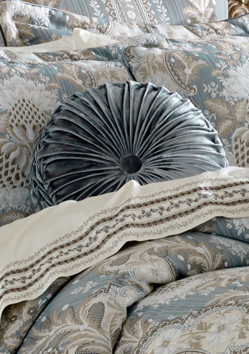 Crystal Palace Tufted Round Decorative Throw Pillow