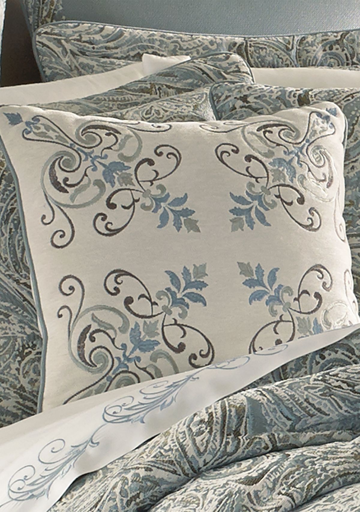 Giovani 18" Square Embellished Decorative Throw Pillow