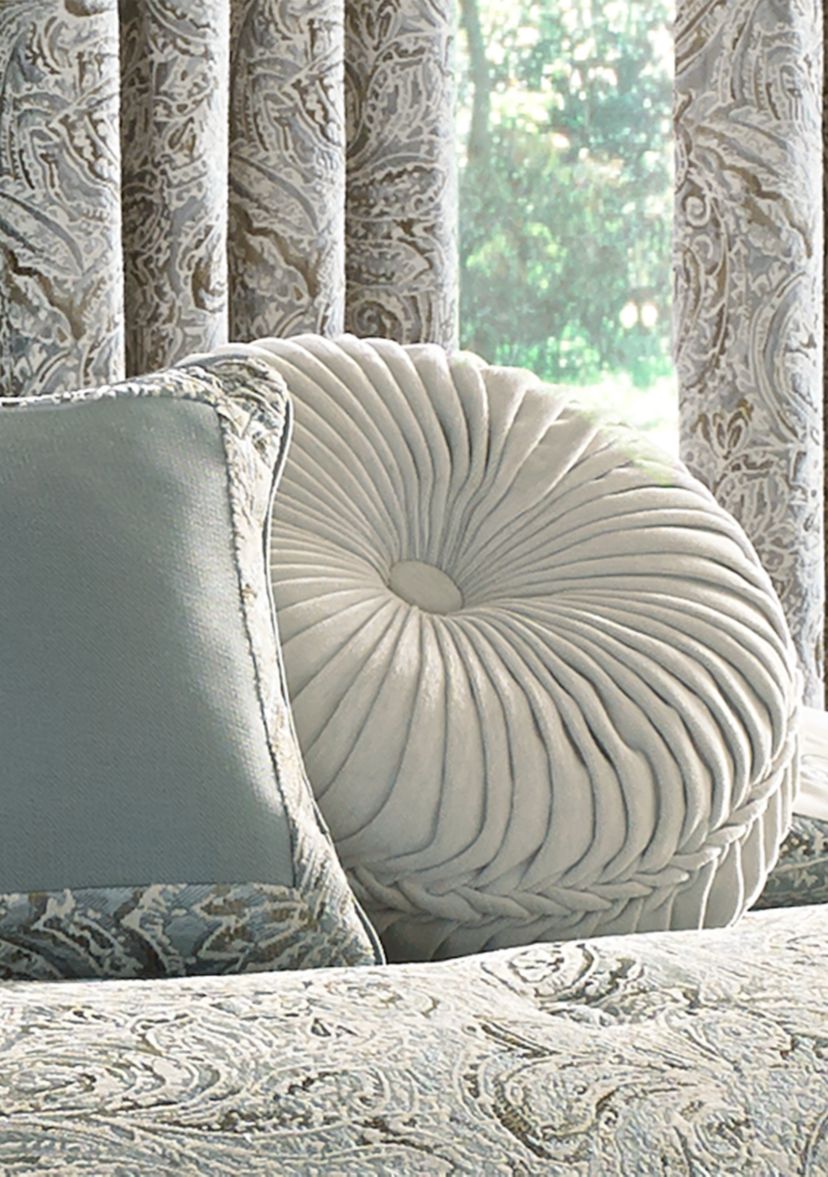 Giovani Tufted Round Decorative Throw Pillow