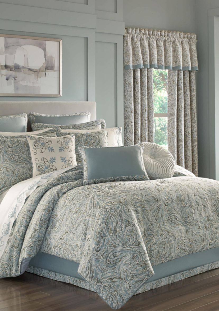 Giovani Boudoir Decorative Throw Pillow