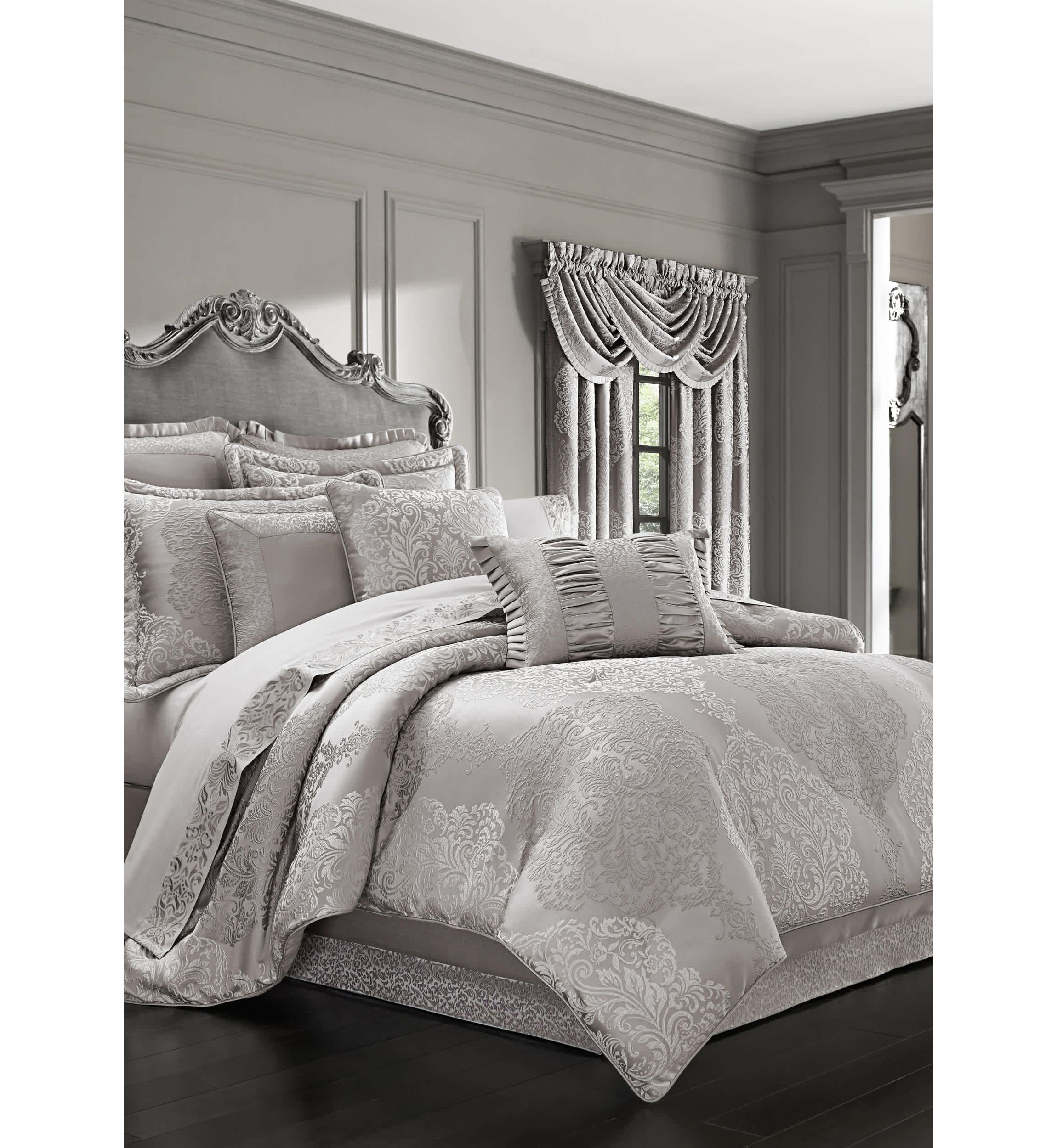 La Scala 18" Square Decorative Throw Pillow