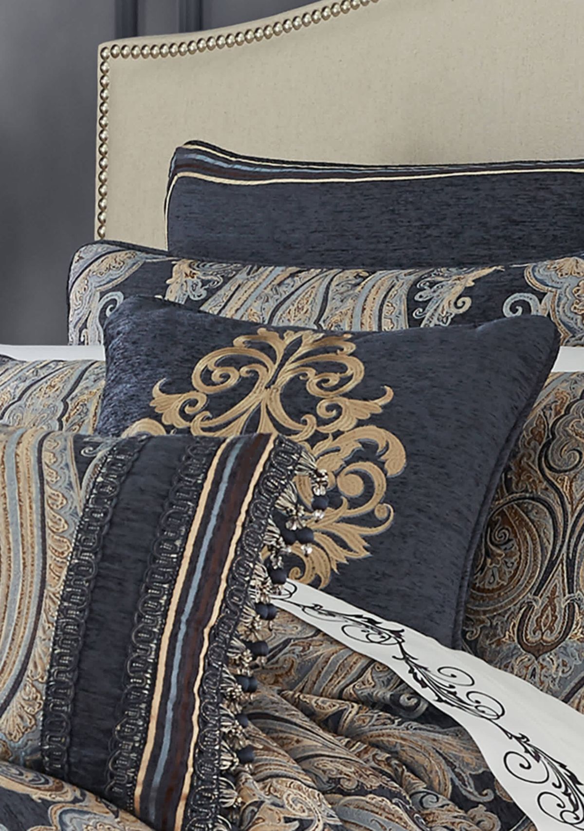 Luciana 20" Square Decorative Throw Pillow