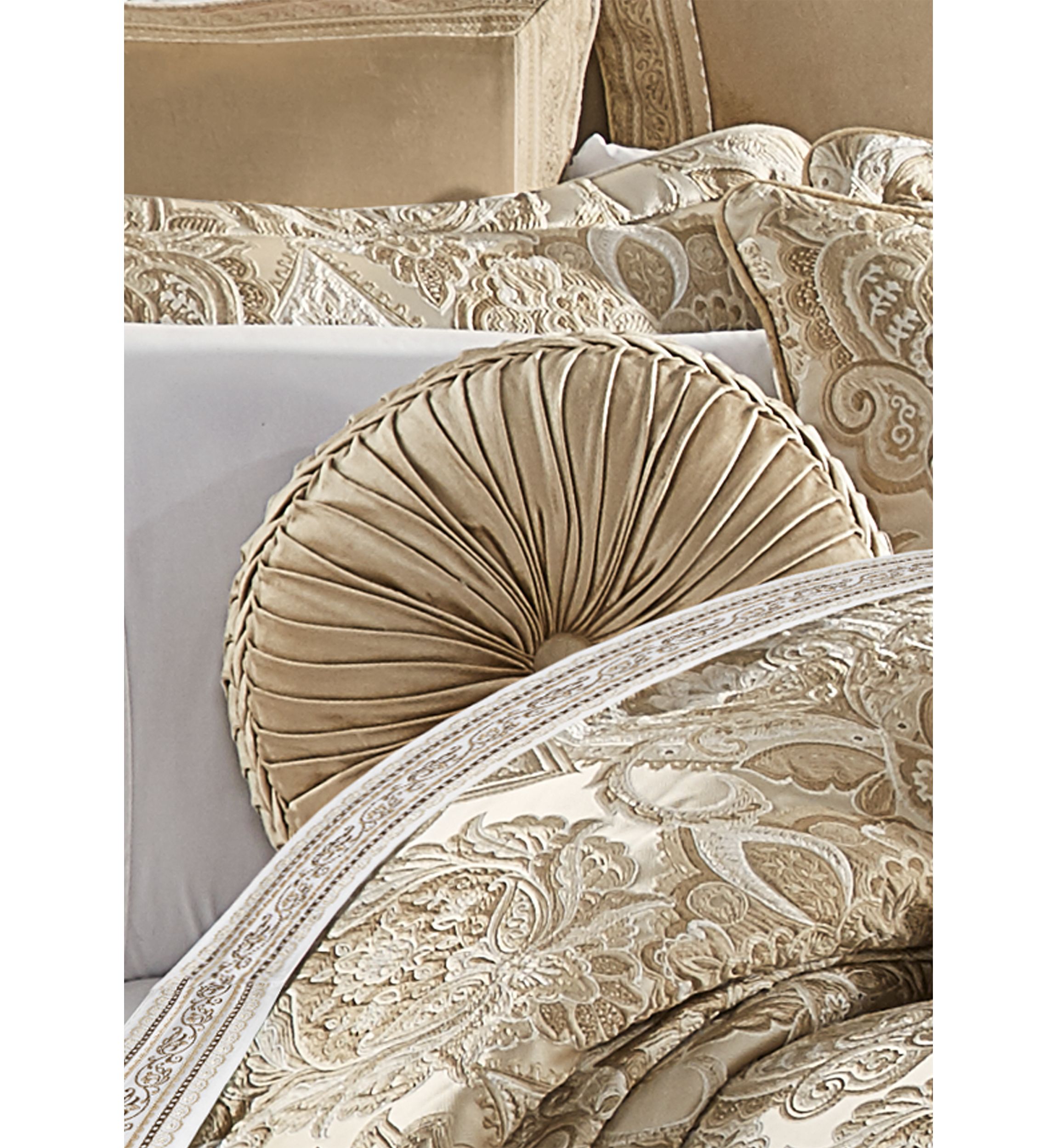 Sandstone Tufted Round Decorative Throw Pillow