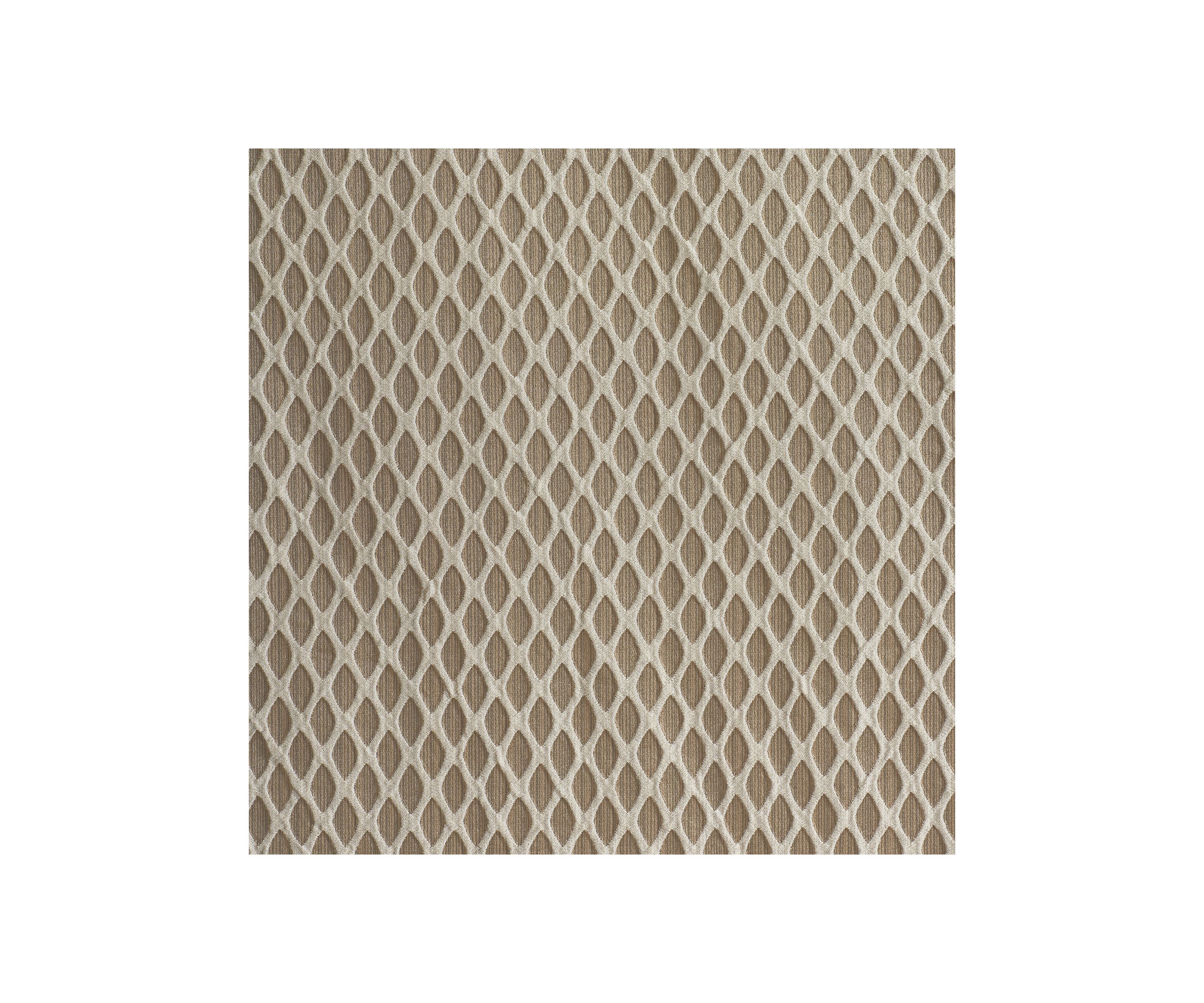 FA21 BELLALINA DRAPE:84-89 2 Wide:CHAMPAGNE
