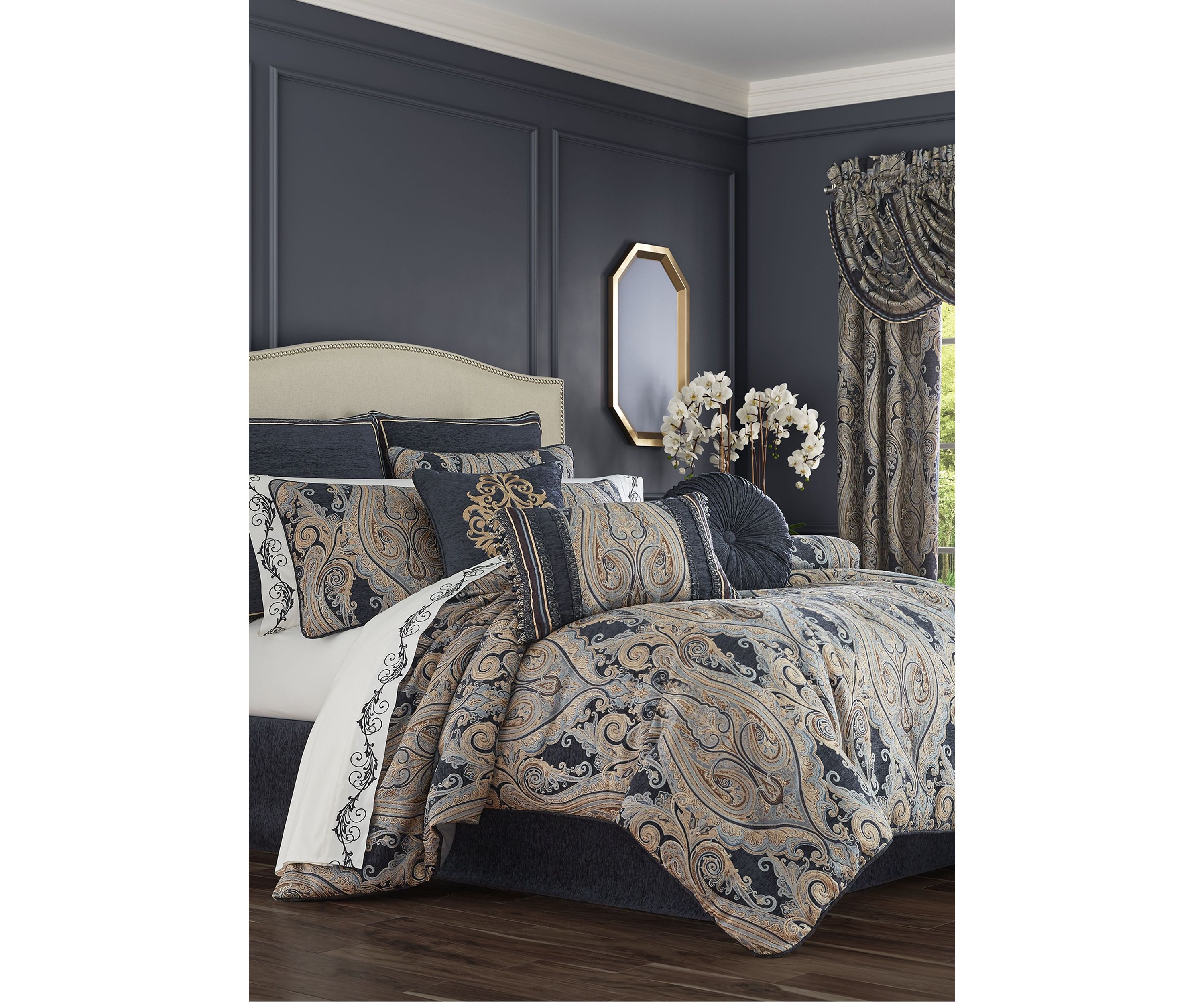 Lazaro Tufted Round Pillow 