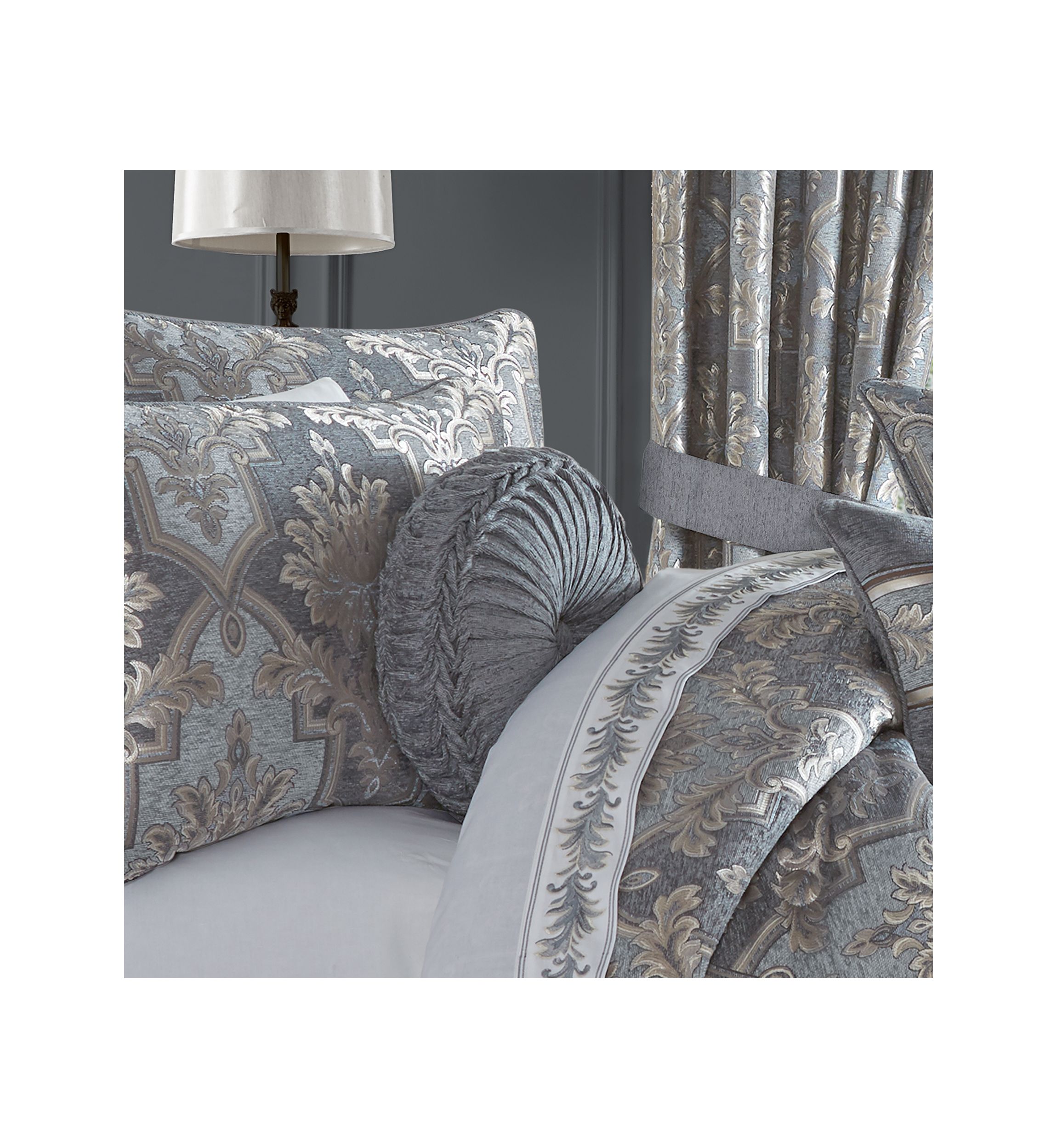 Woodhaven Tufted Round Decorative Throw Pillow