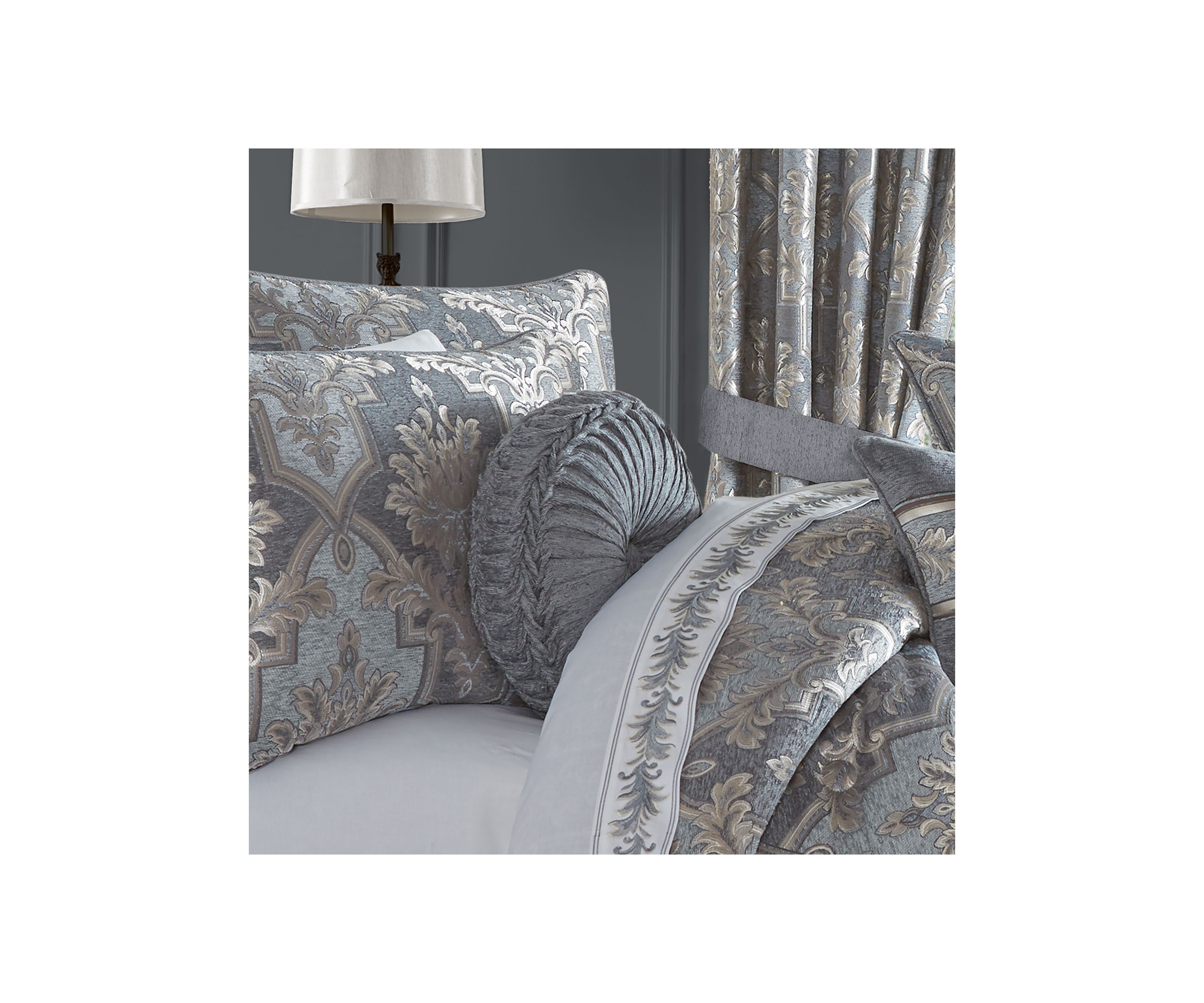 Woodhaven Tufted Round Decorative Throw Pillow