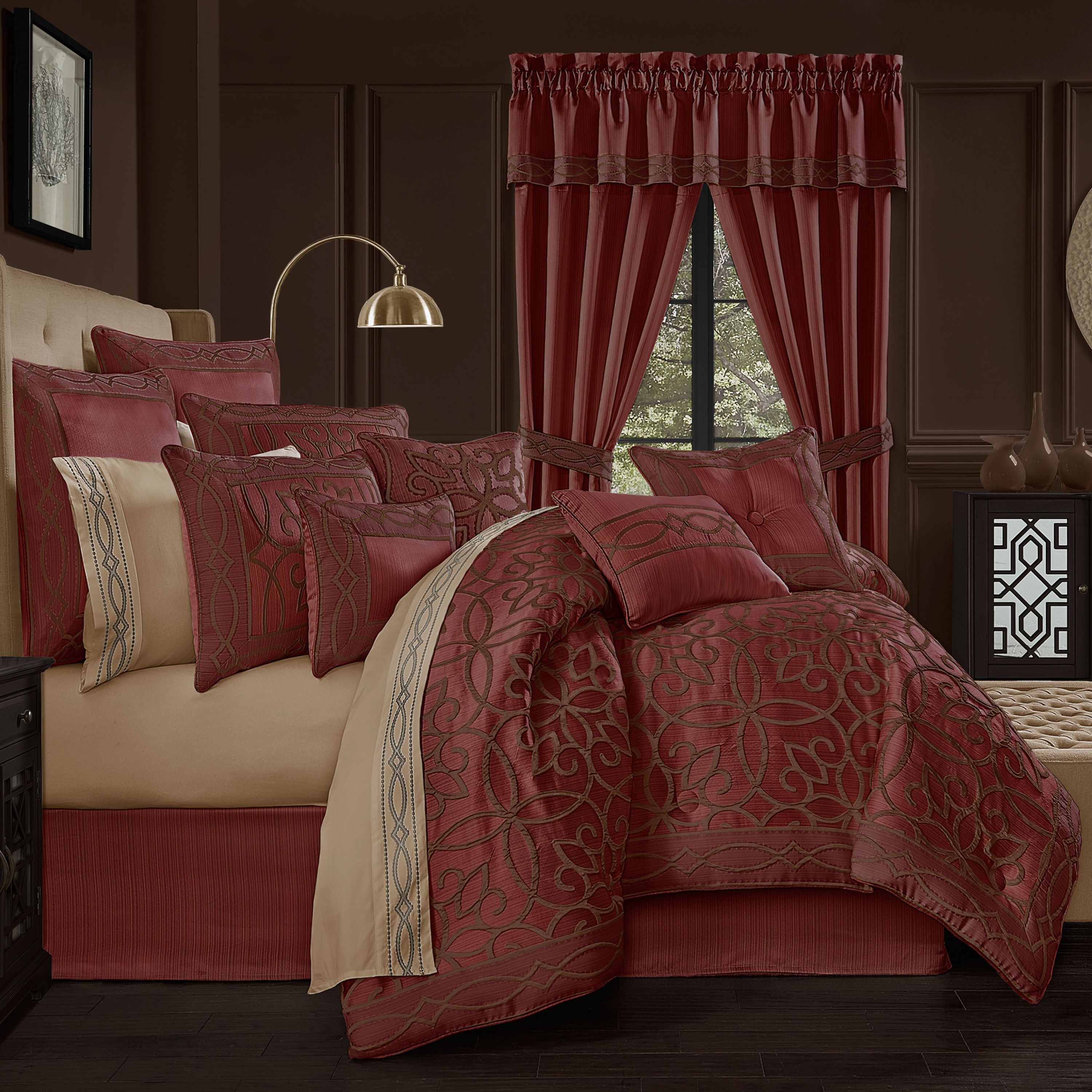 Chianti 18" Square Decorative Throw Pillow