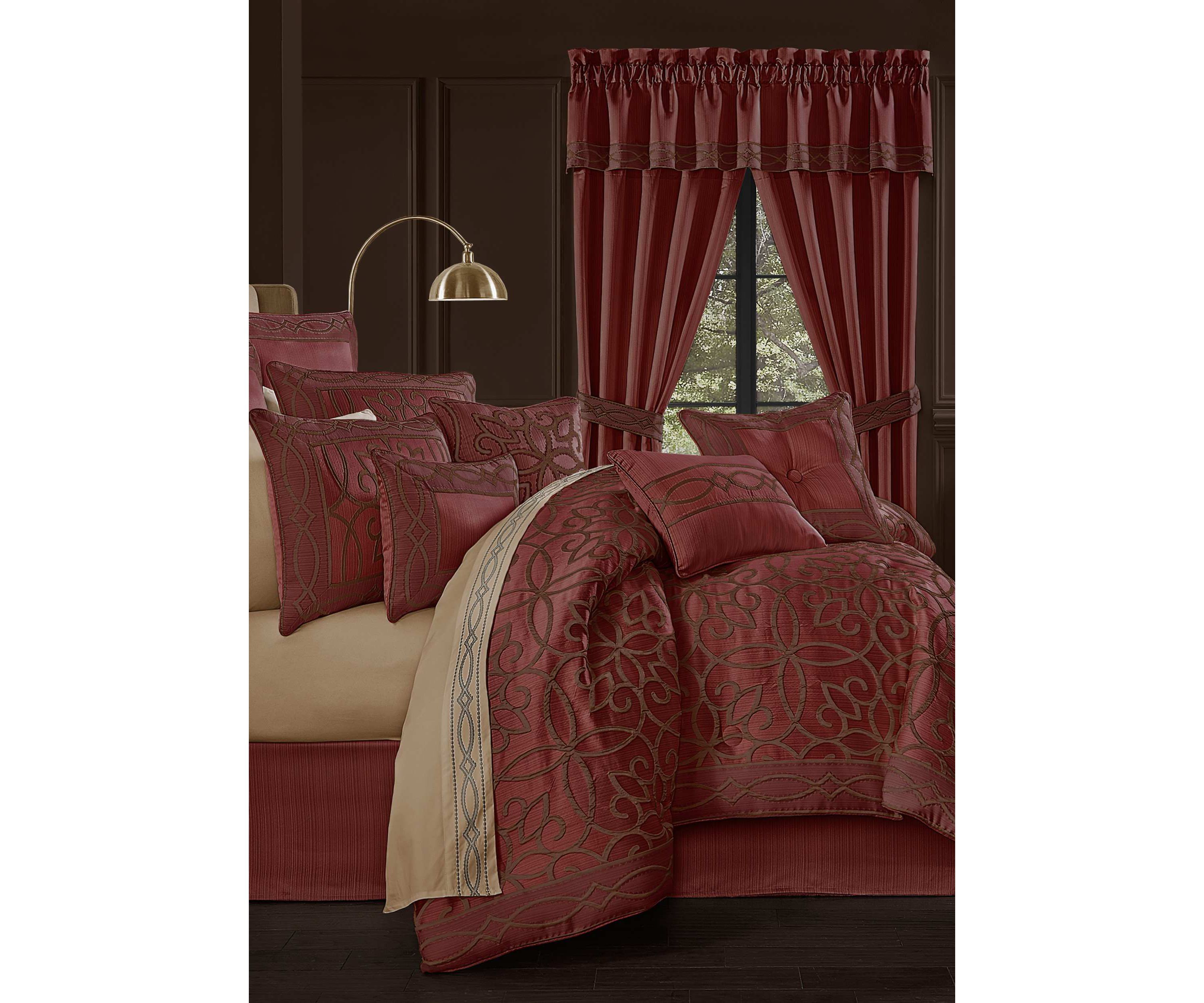 Chianti 18" Square Decorative Throw Pillow