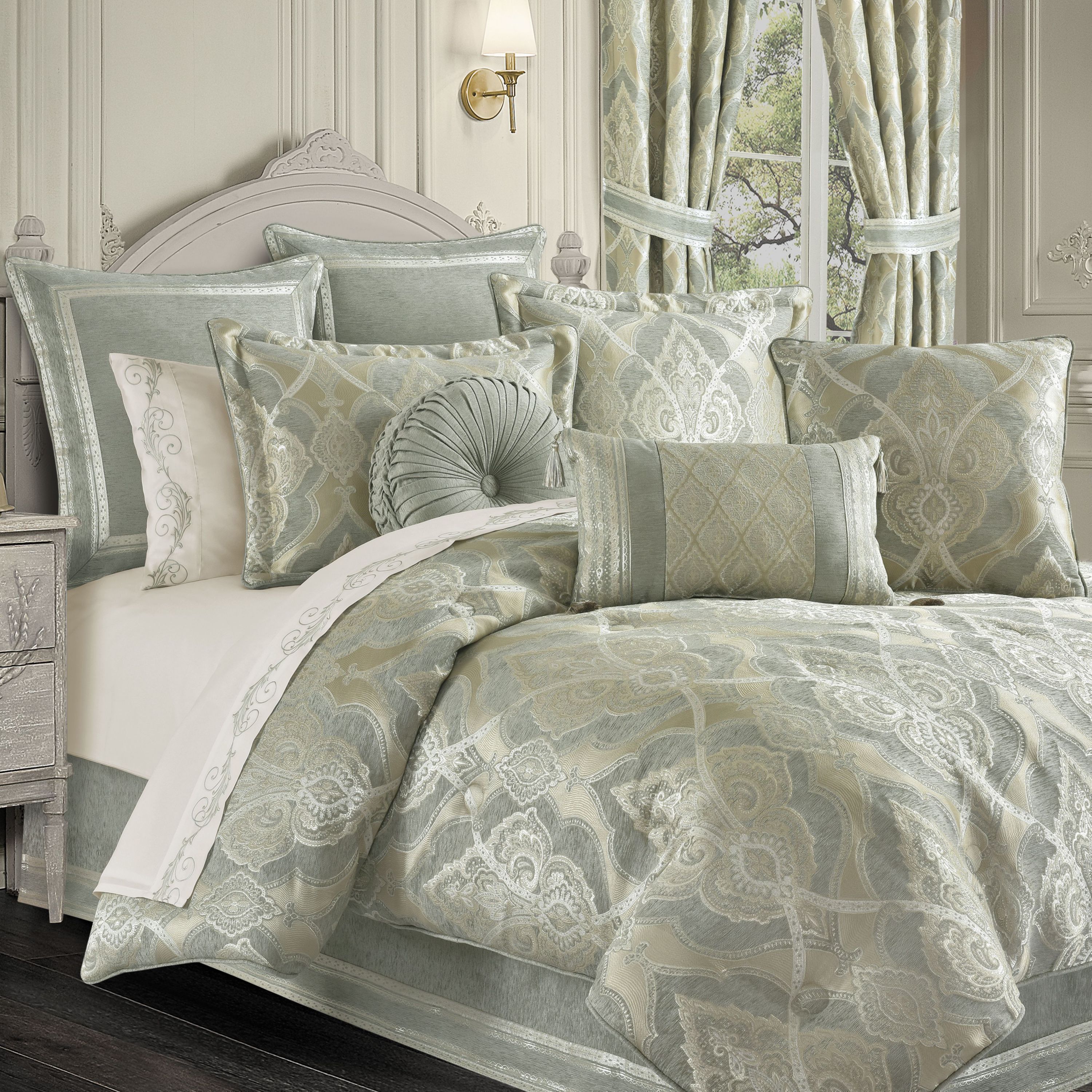 Sovana Boudoir Decorative Throw Pillow