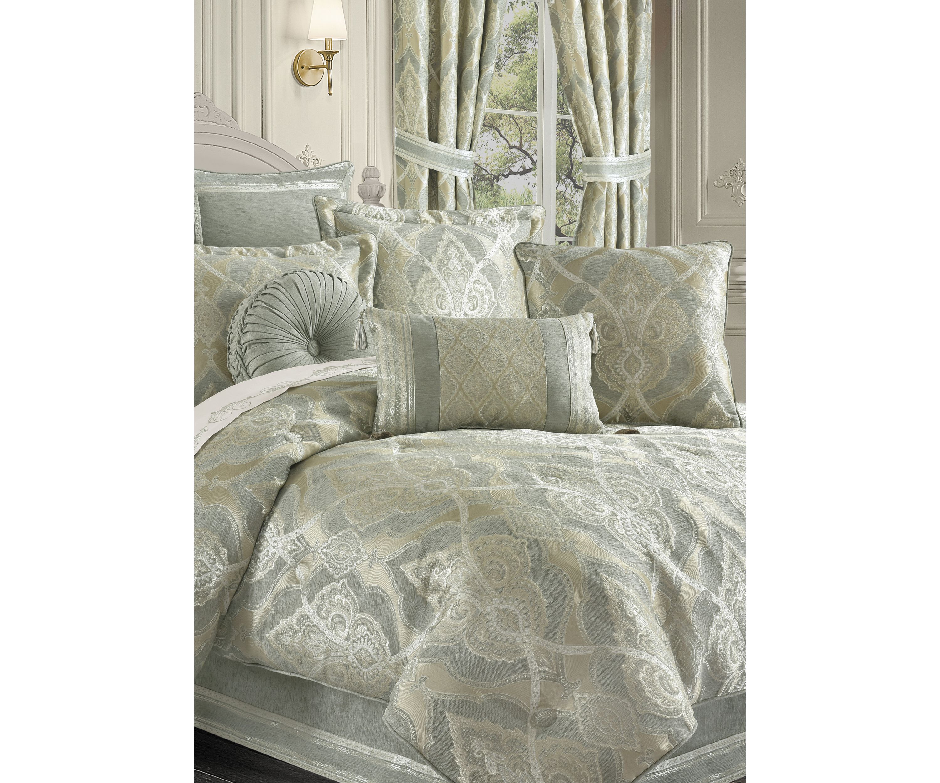 Sovana Boudoir Decorative Throw Pillow