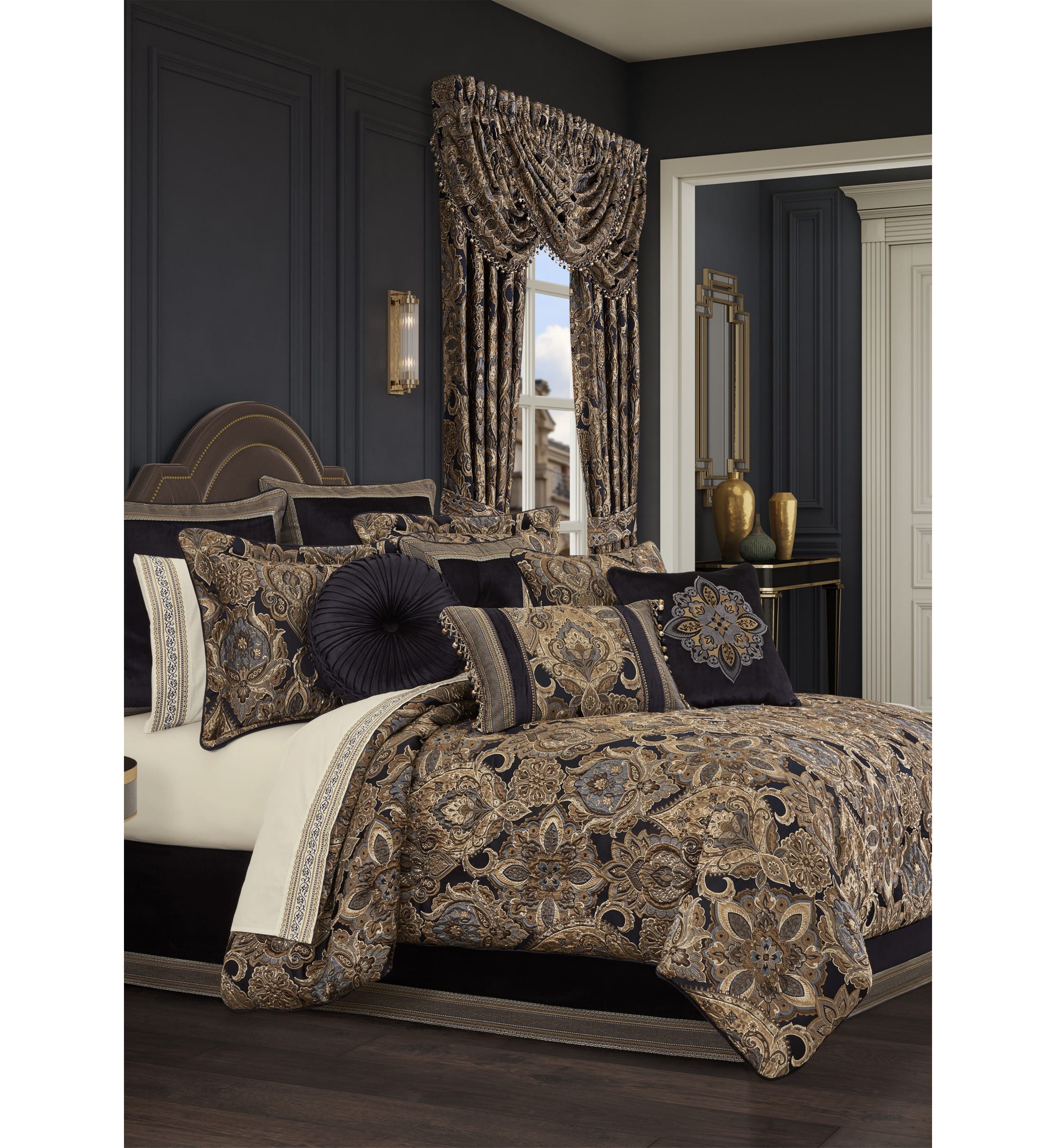 Amara 18" Square Decorative Throw Pillow