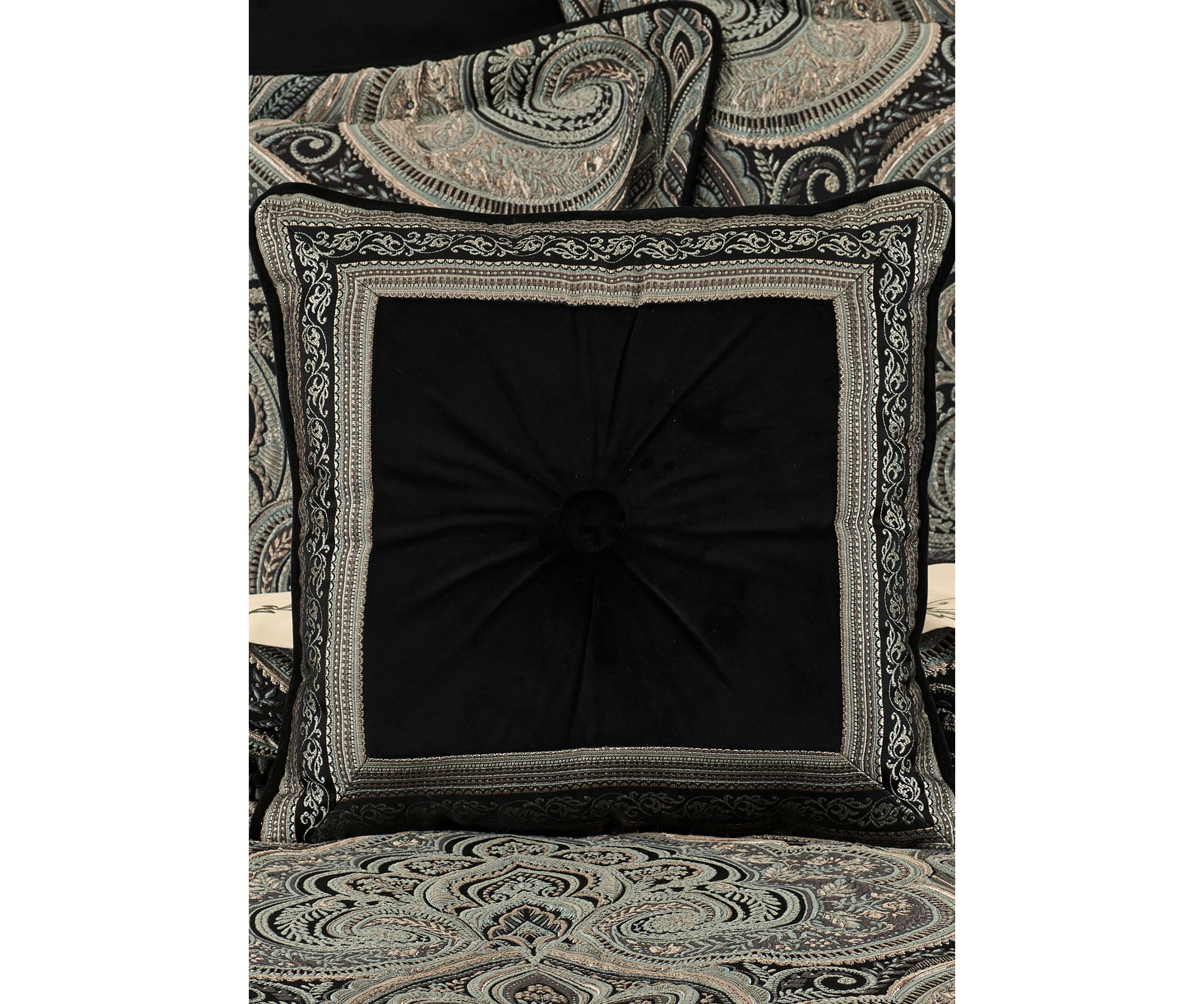 Vincenzo 18" Square Decorative Throw Pillow