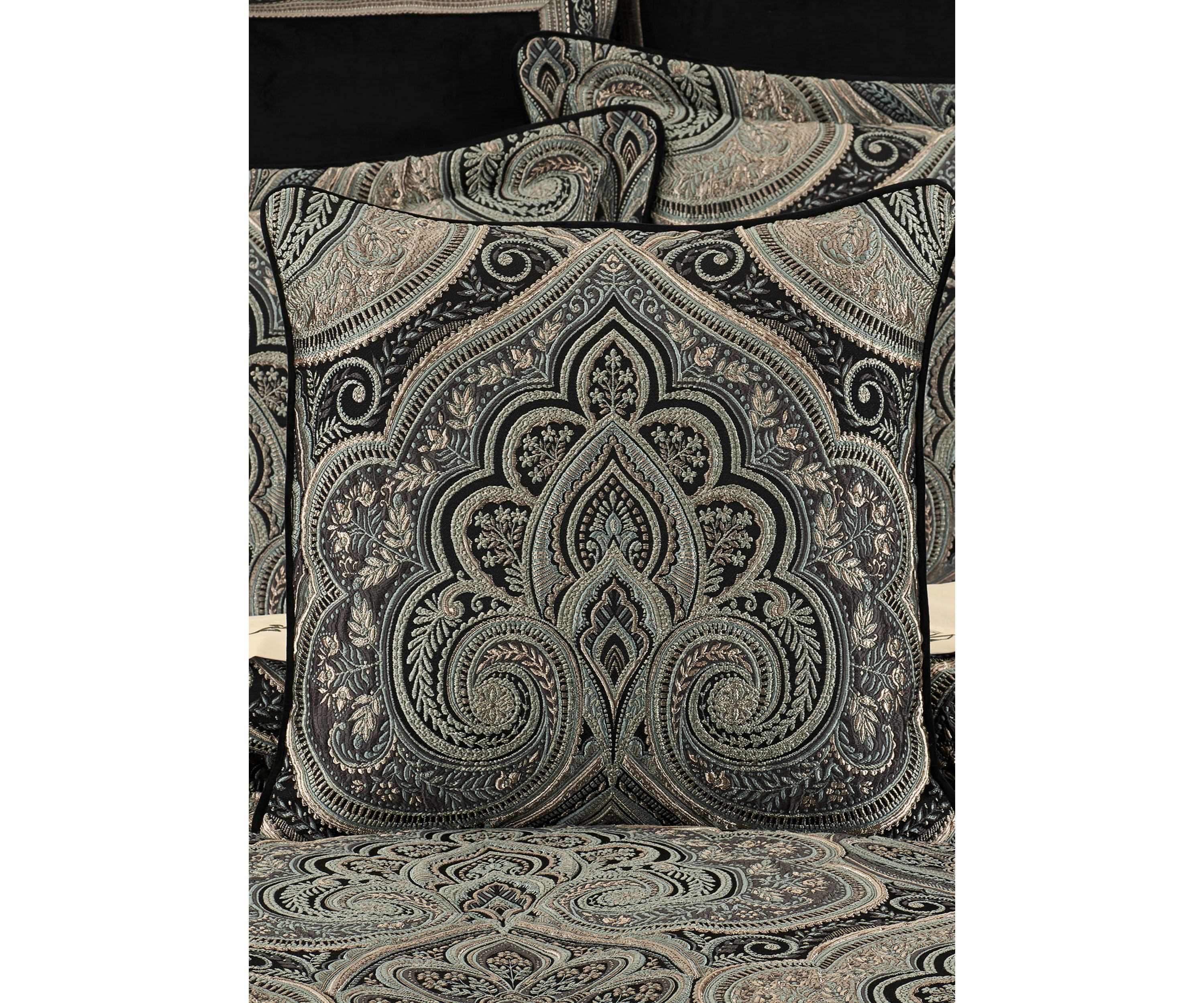 Vincenzo 20" Square Decorative Throw Pillow