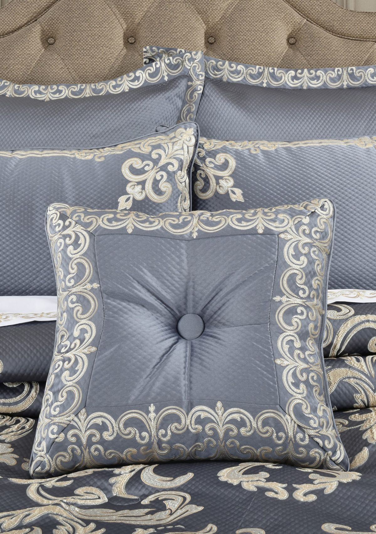 Dicaprio 18" Square Decorative Throw Pillow