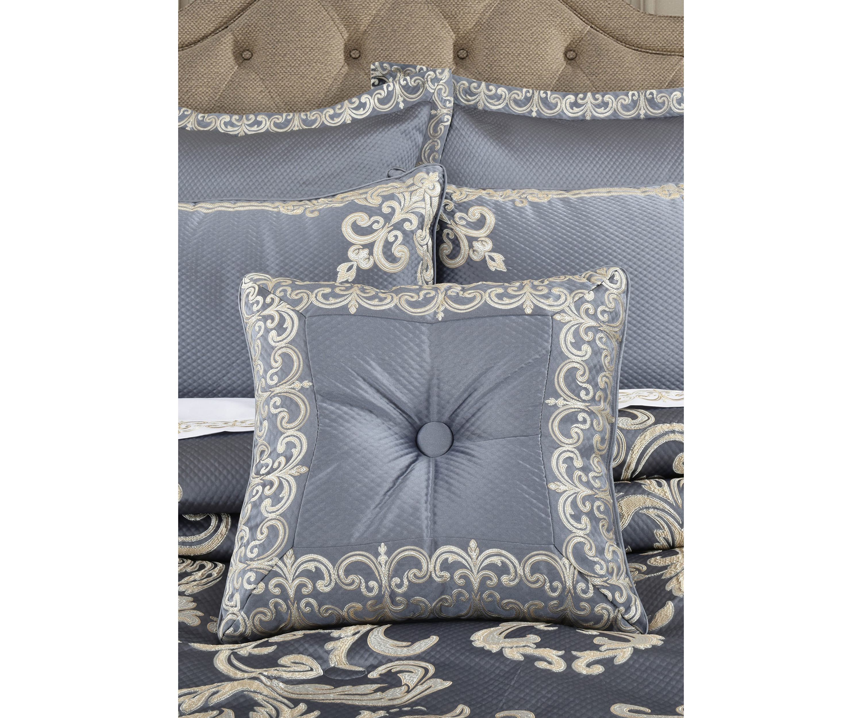 Dicaprio 18" Square Decorative Throw Pillow
