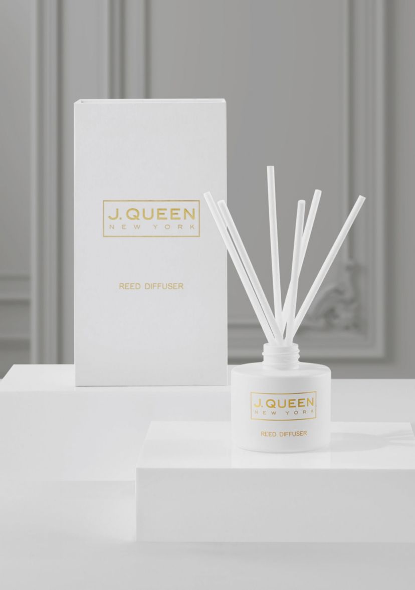Violet Sandalwood Reed Diffuser