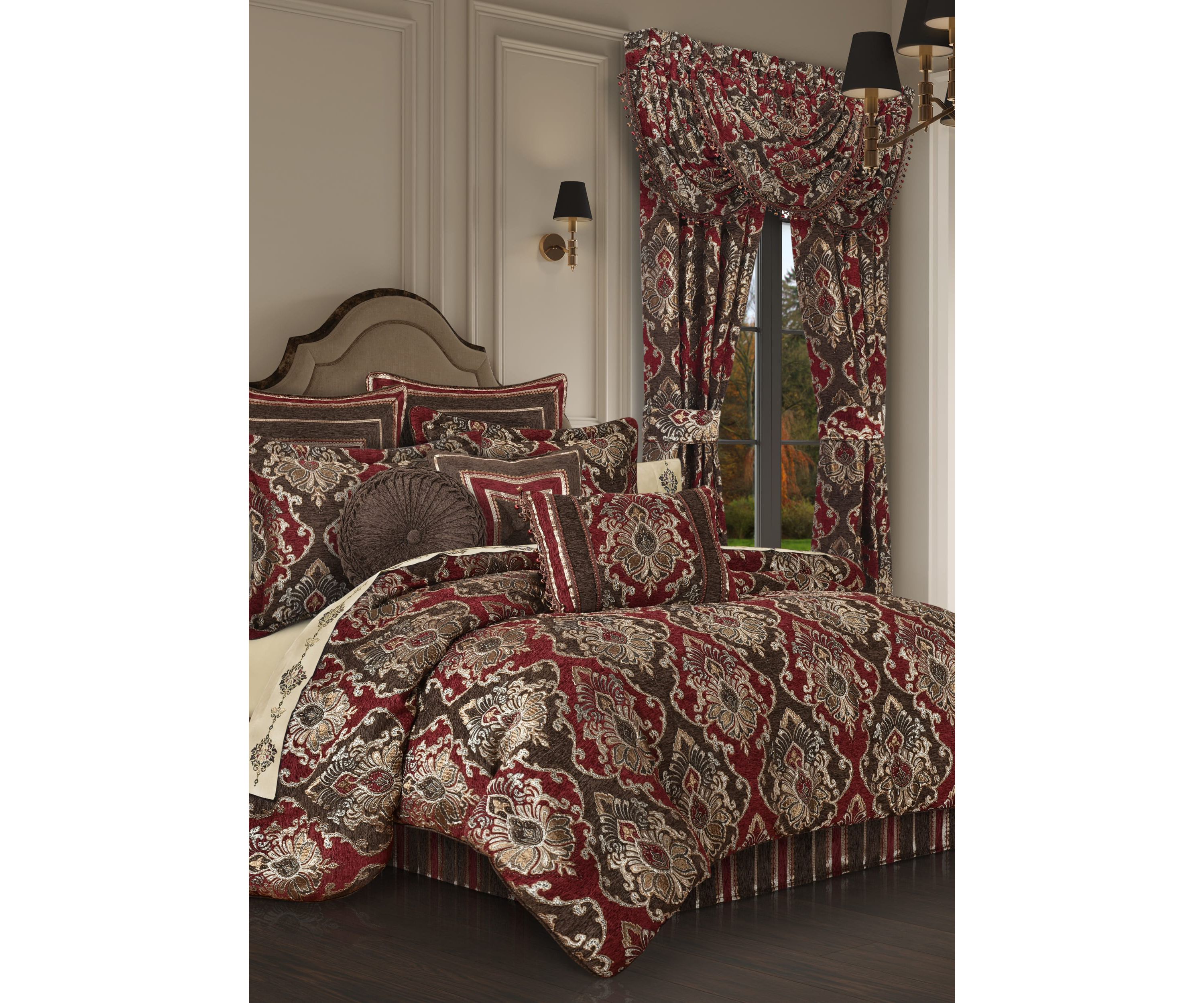 Cerino Boudoir Decorative Throw Pillow