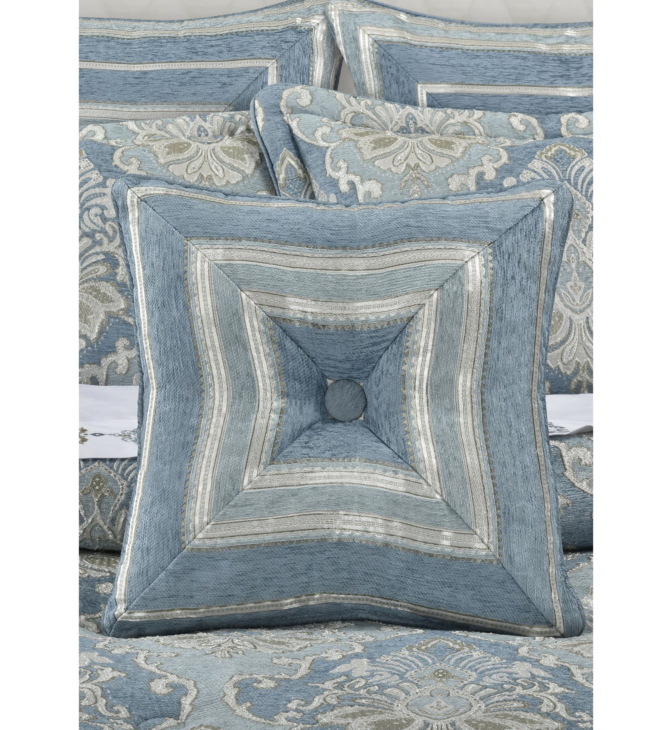 Celtic 18" Square Decorative Throw Pillow