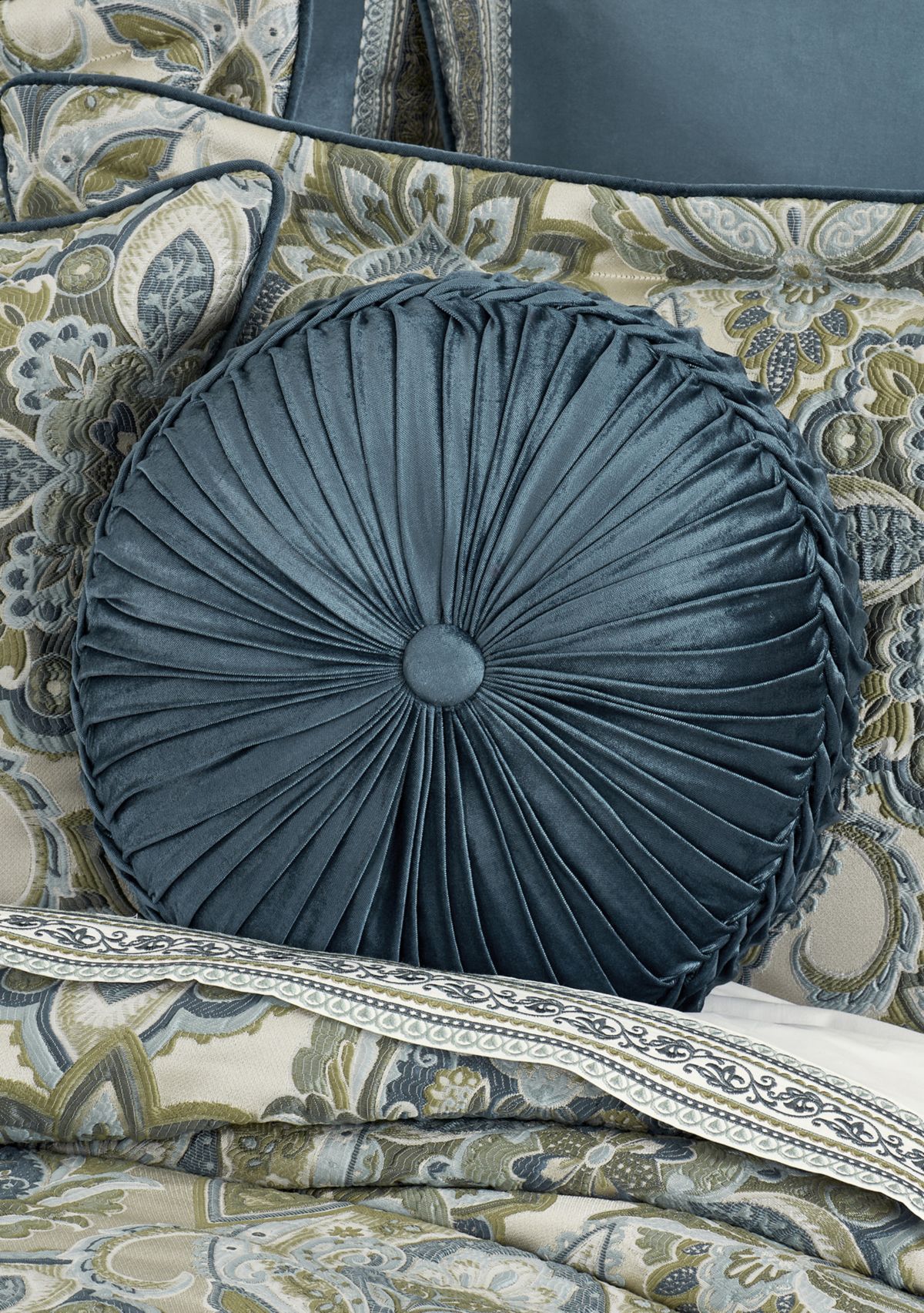 Avellino Tufted Round Decorative Throw Pillow