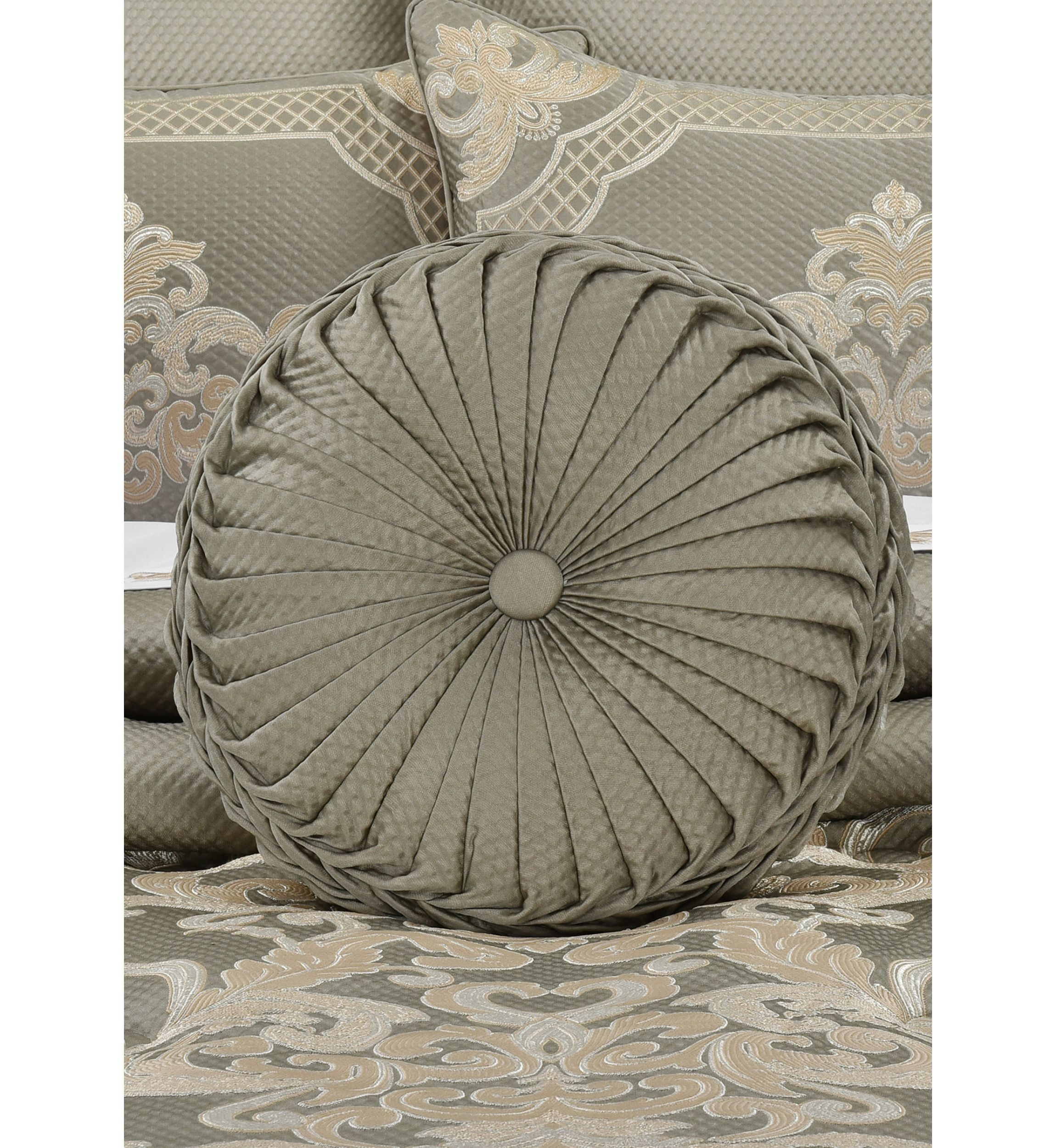 Piazza Tufted Round Decorative Throw Pillow