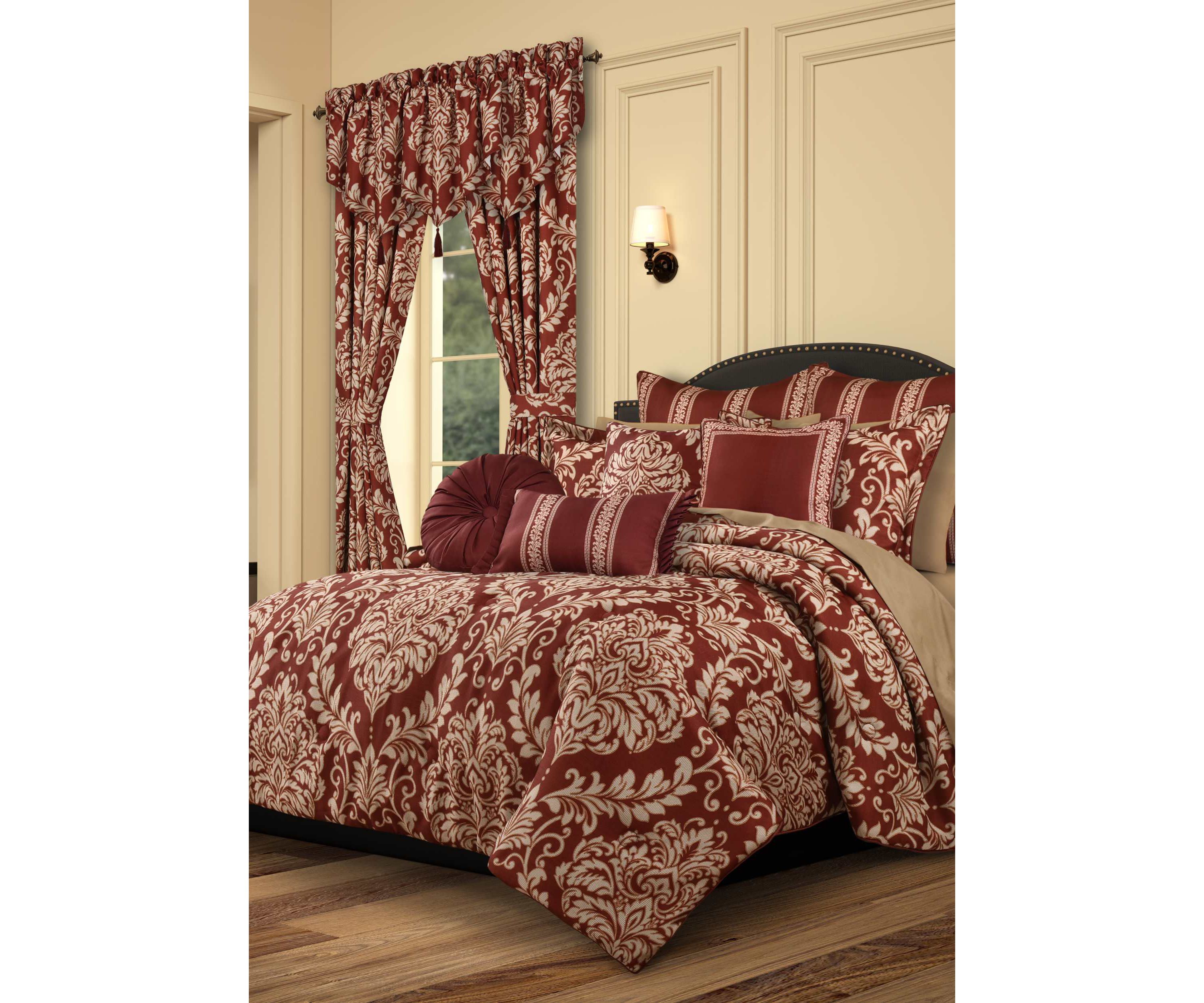 Lazia Boudoir Decorative Throw Pillow