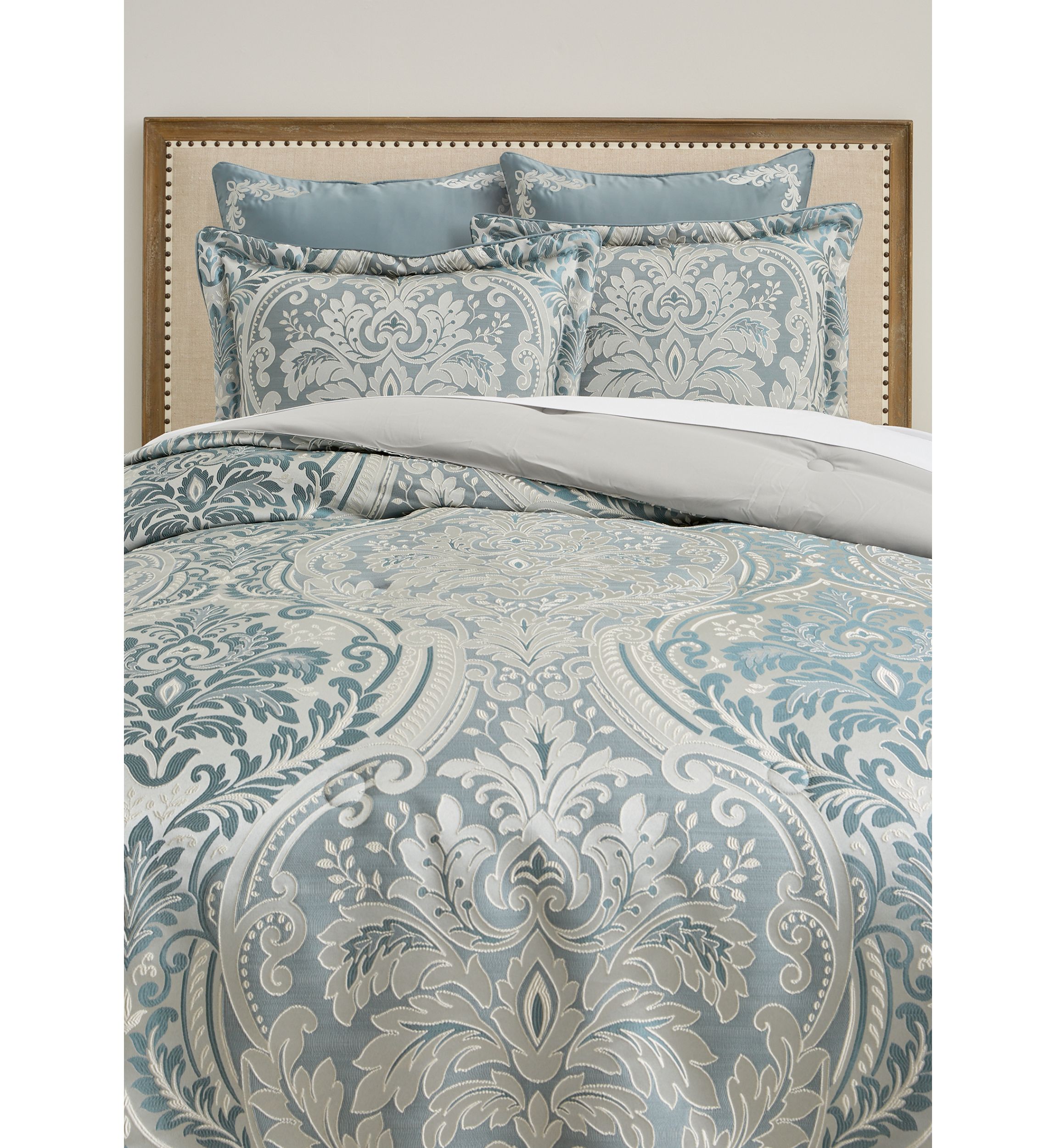 Renata Comforter Set
