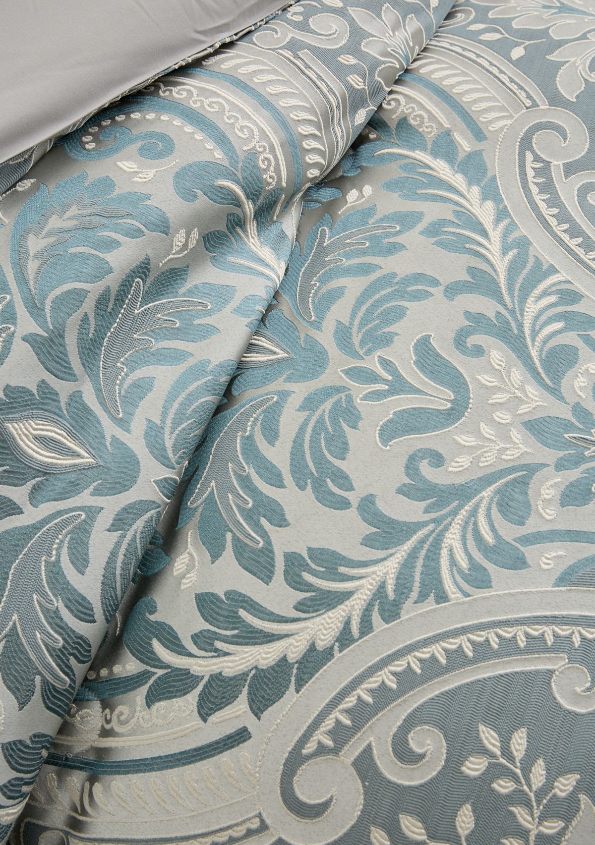 Renata Comforter Set