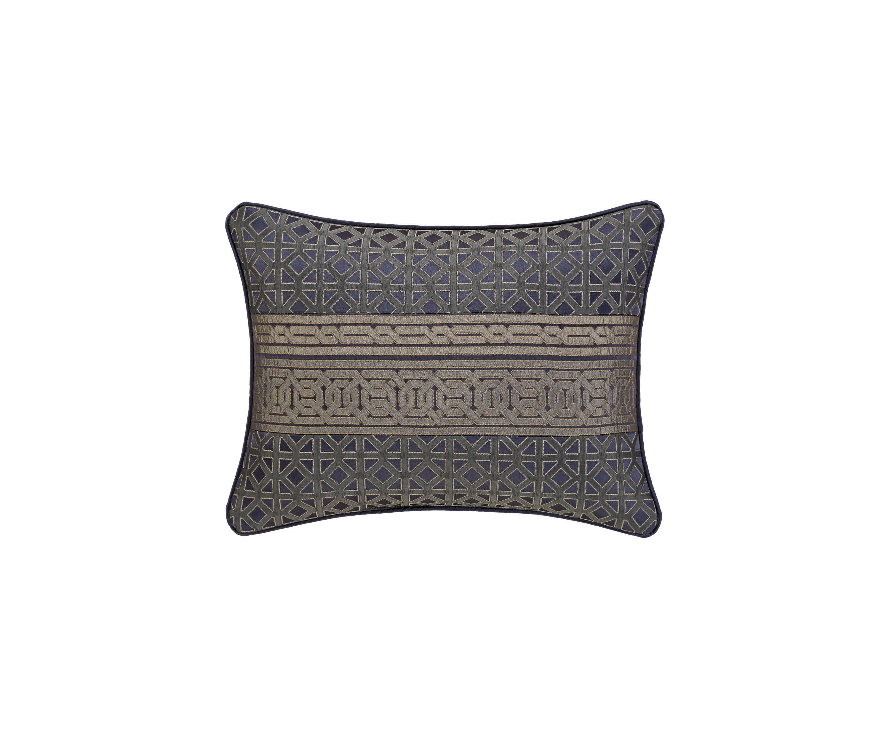 Alaro Boudoir Decorative Throw Pillow