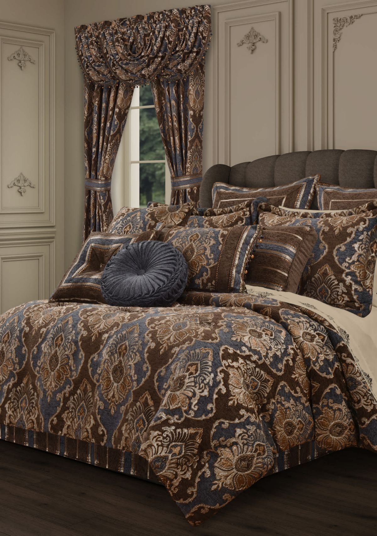 Sofia 18" Square Decorative Throw Pillow