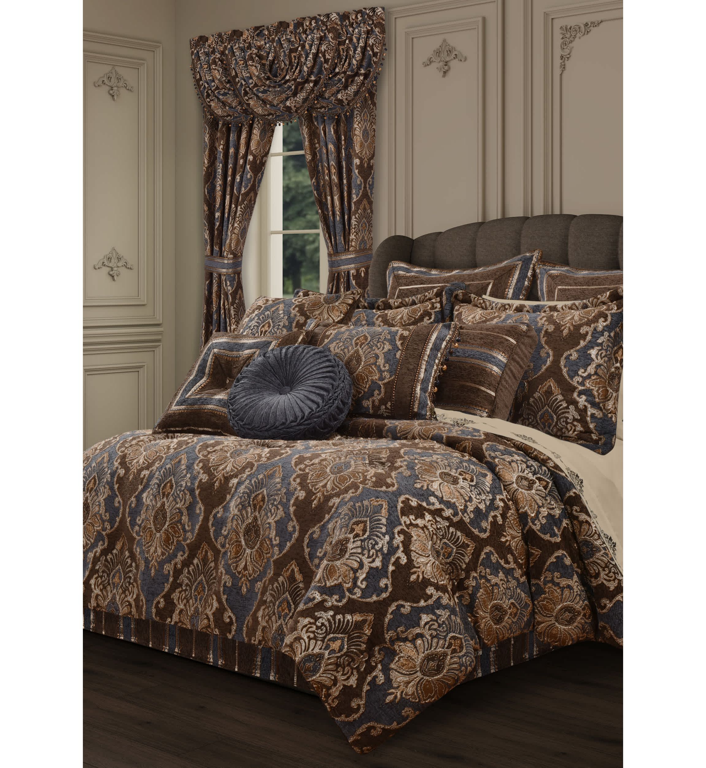Sofia 18" Square Decorative Throw Pillow