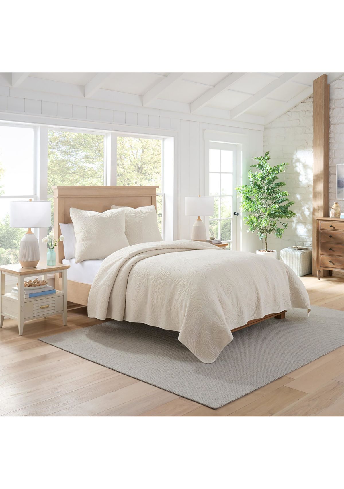 Matthews Bluff Ivory Quilt