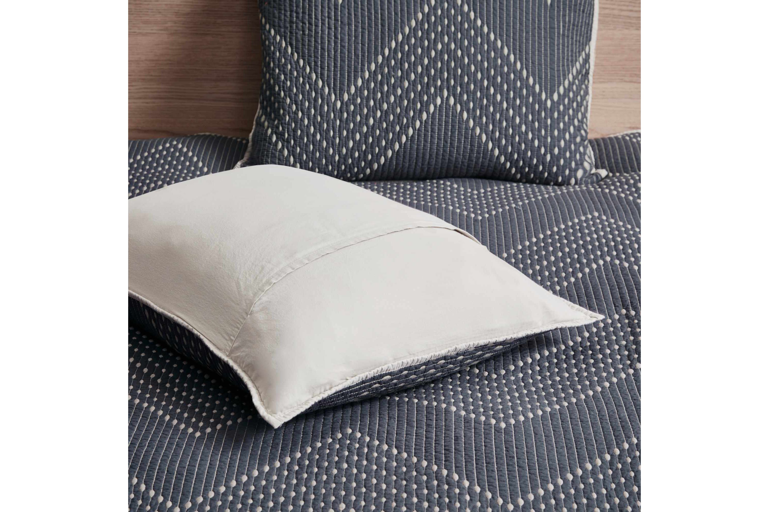 Pomona Cotton Embroidered 3 Piece Quilt Set