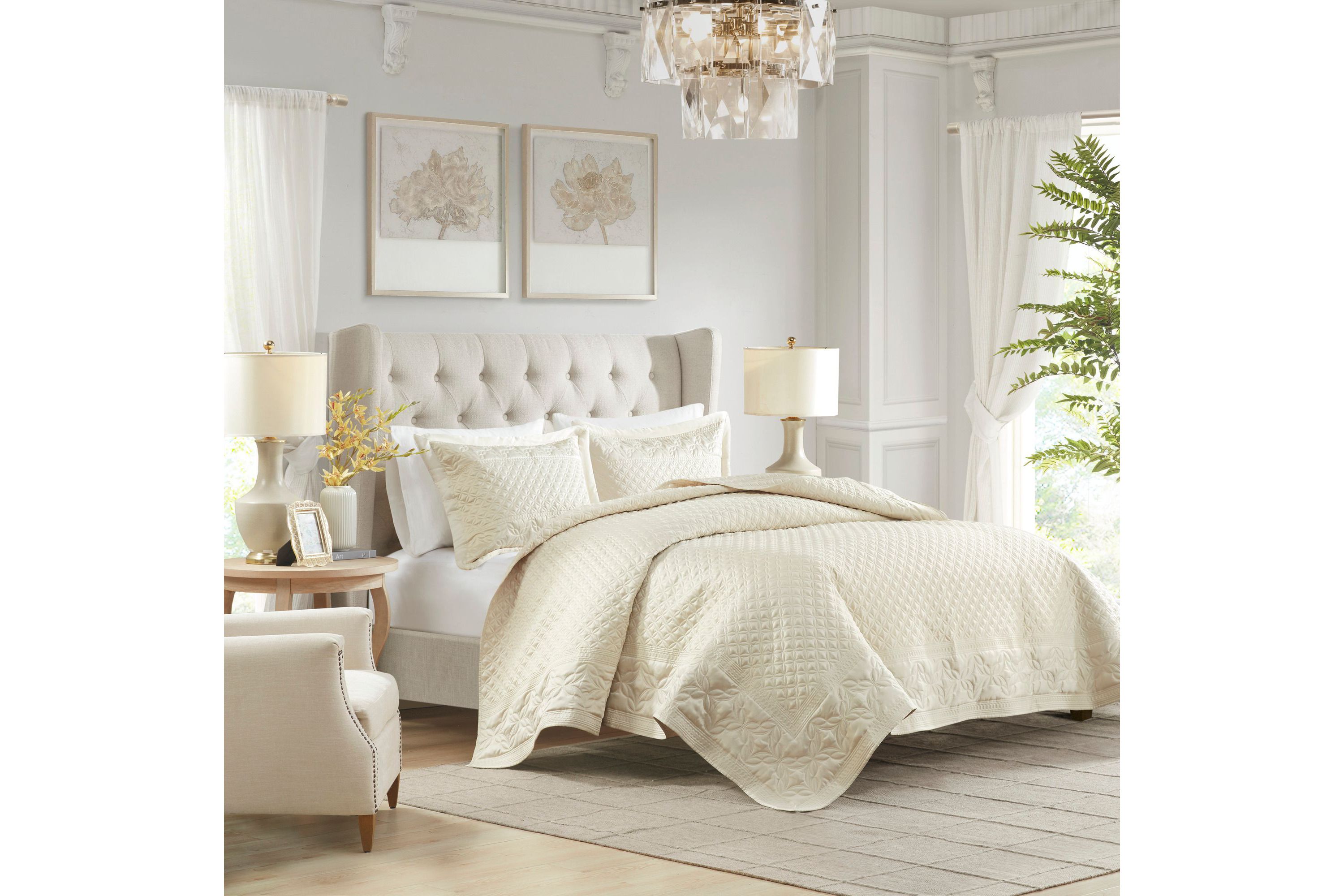Versailles 3 Piece Quilt Set
