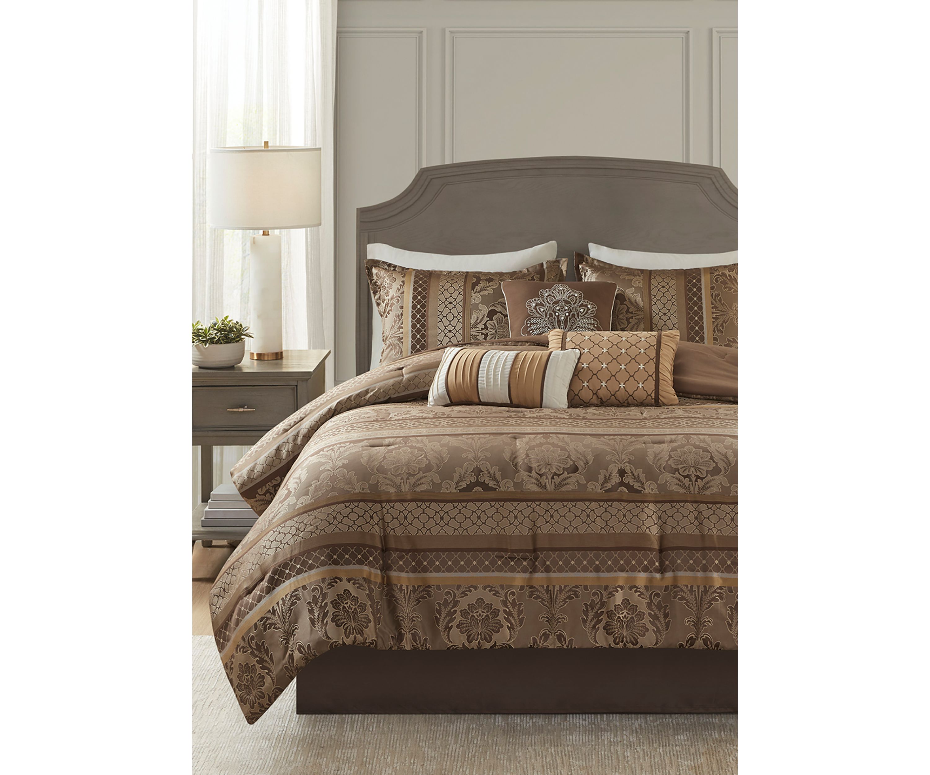 0MP Bellagio 7pc Jacq Cset Qn brn