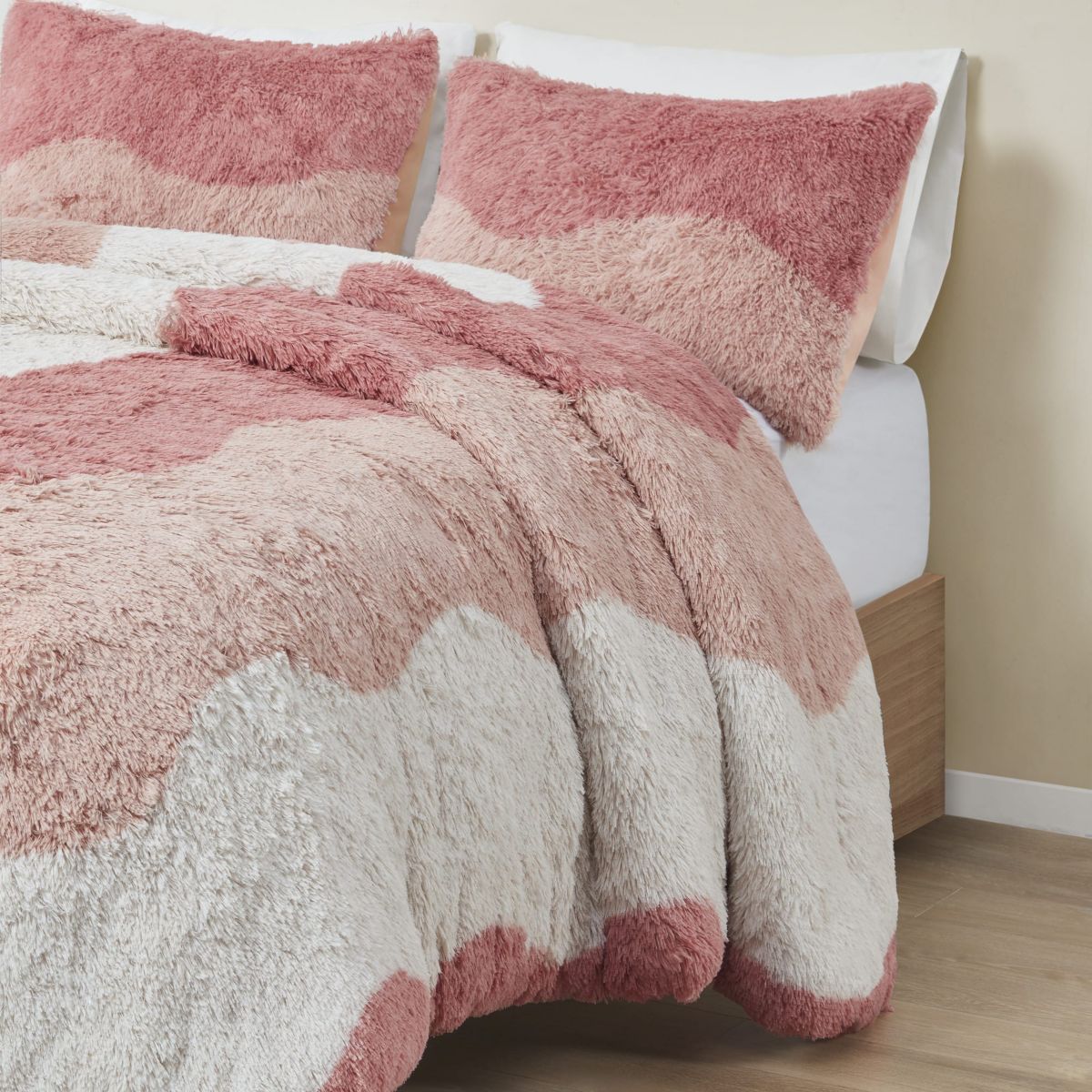 Cassie Ombre Shaggy Faux Fur Comforter Set