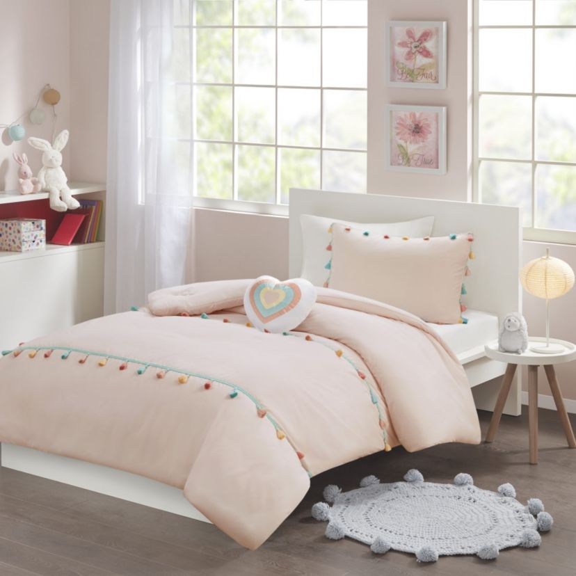 Tassel Comforter Set with Heart Shaped Throw Pillow