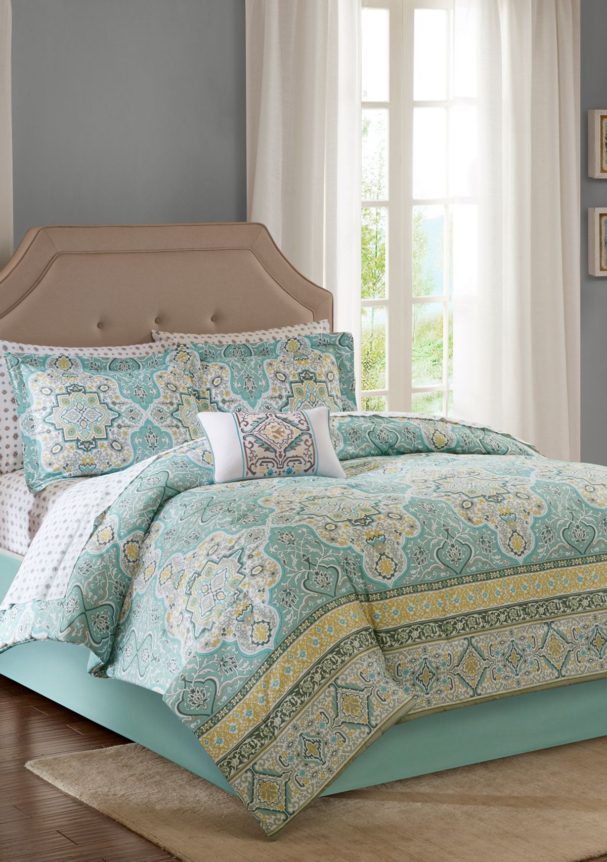 Madison Park Essentials Cara Complete Comforter Set 