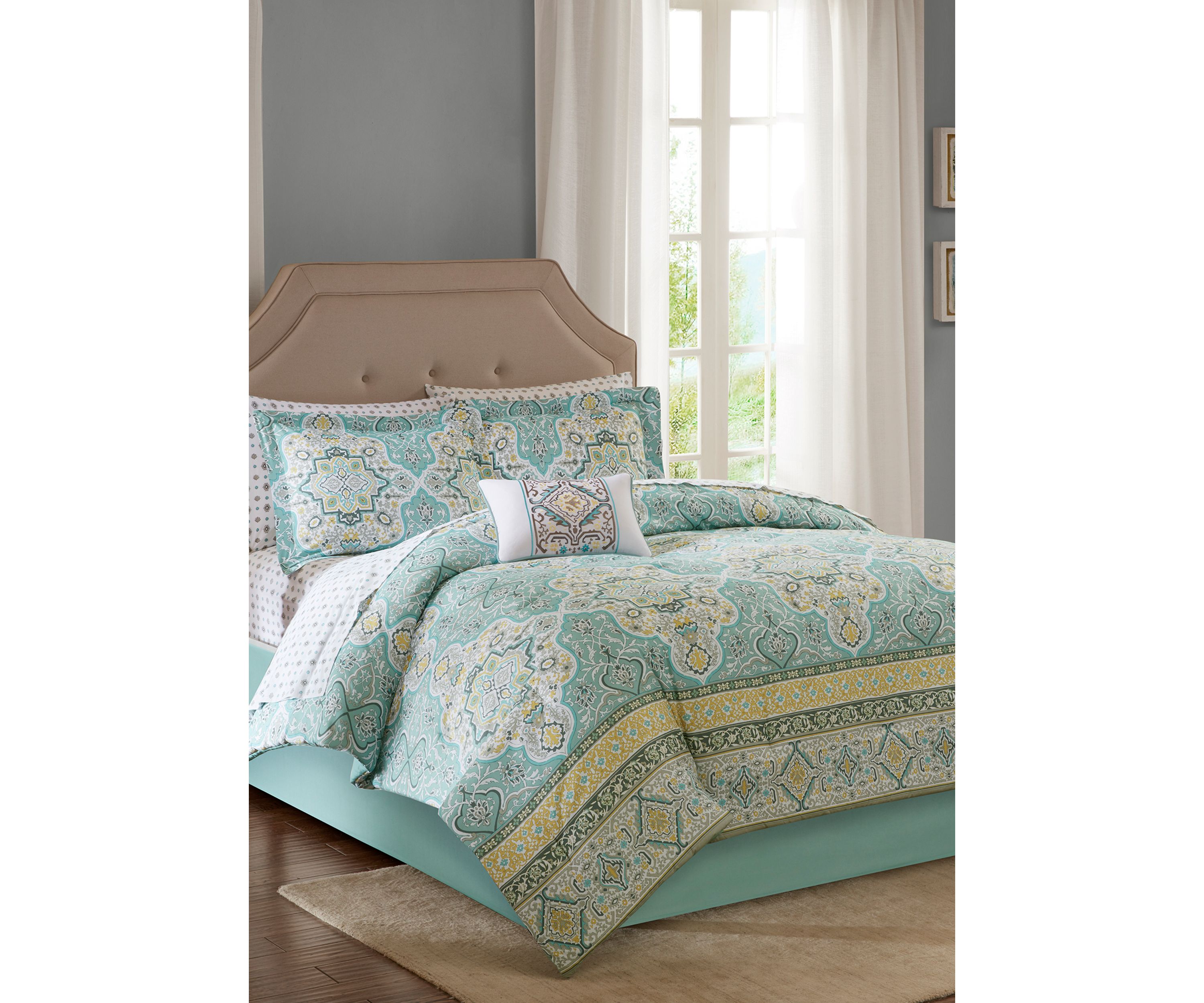 Madison Park Essentials Cara Complete Comforter Set 