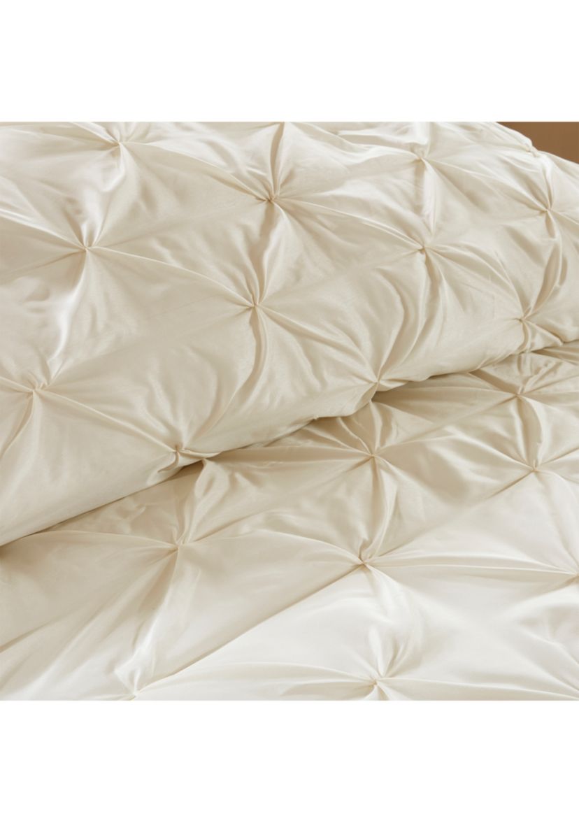 Joella Luxurious Lavish Tufted 24 Piece Room in a Bag