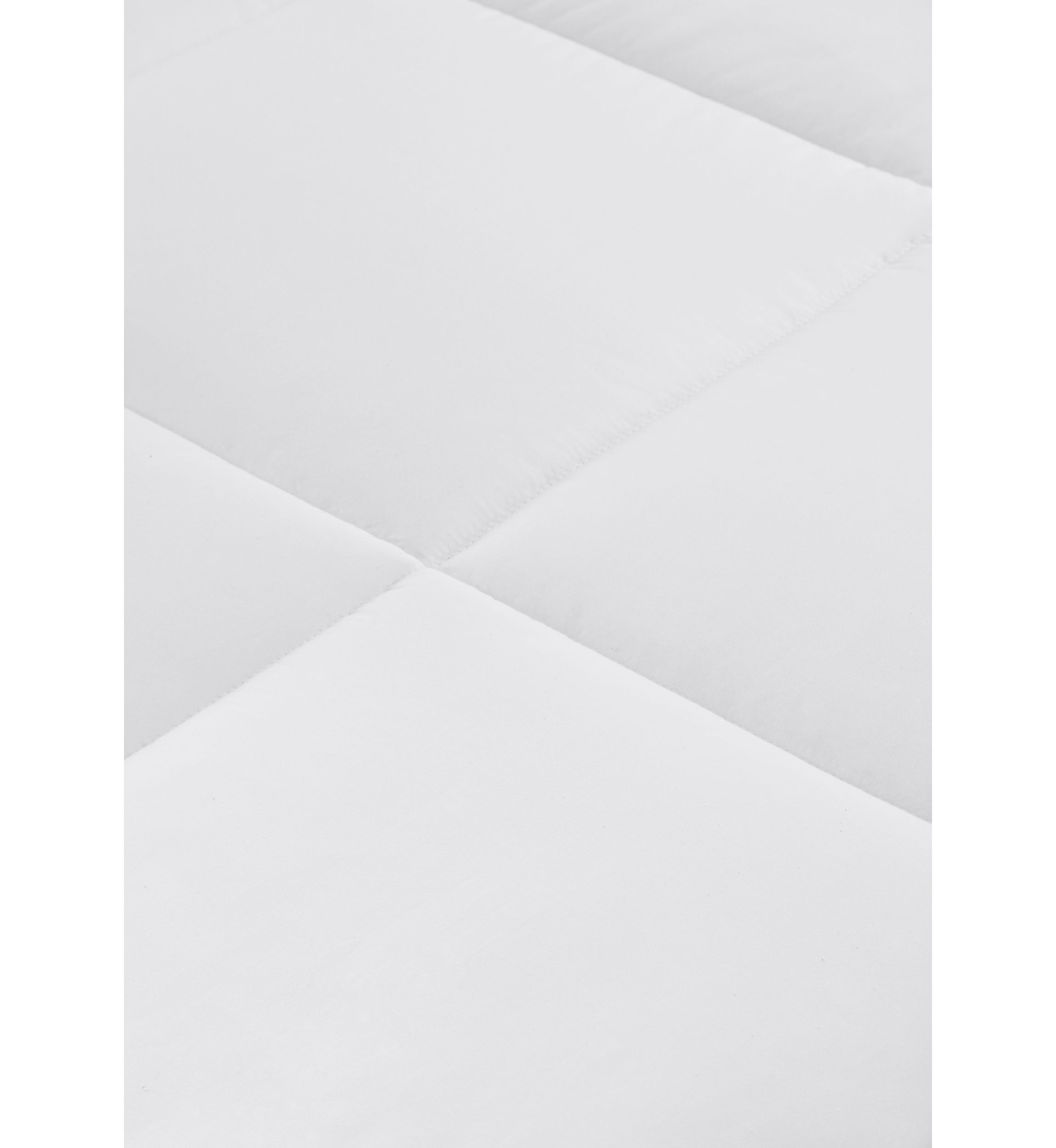 Winfield Percale Luxury Down Alternative Comforter