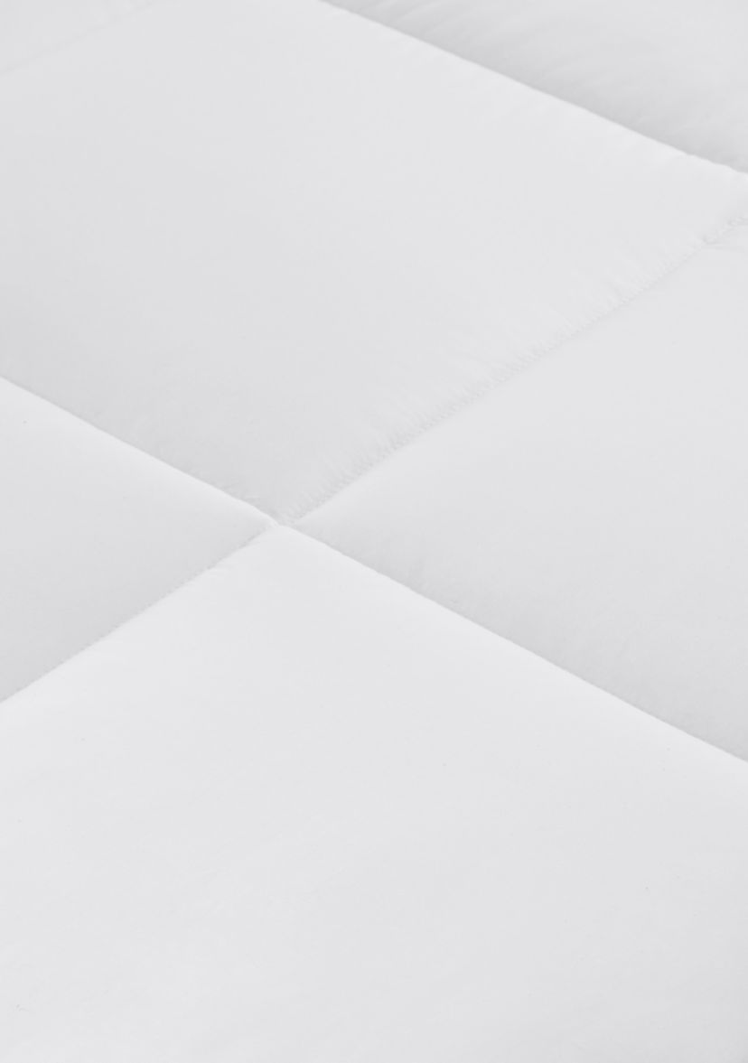Winfield Percale Luxury Down Alternative Comforter