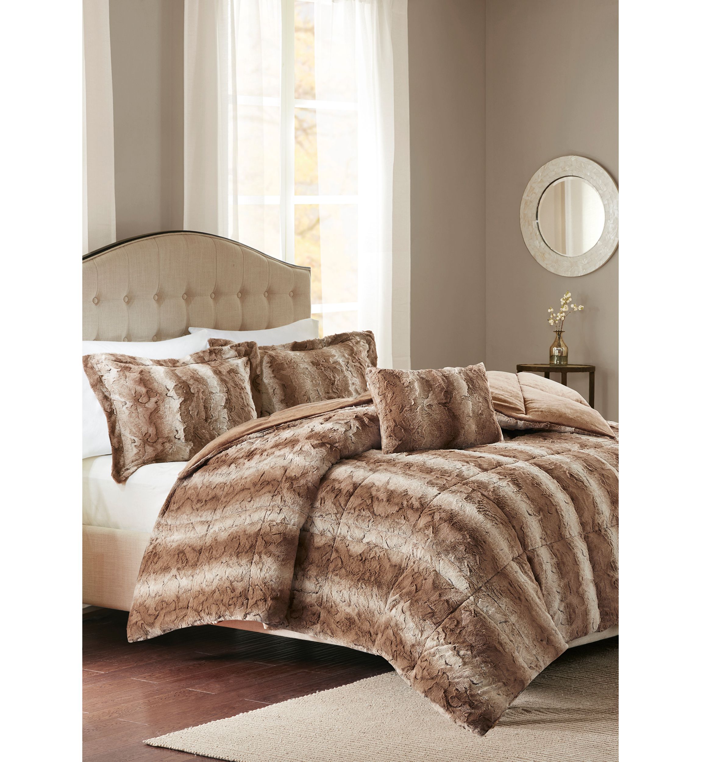 Zuri 4 Piece Faux Fur Comforter Set