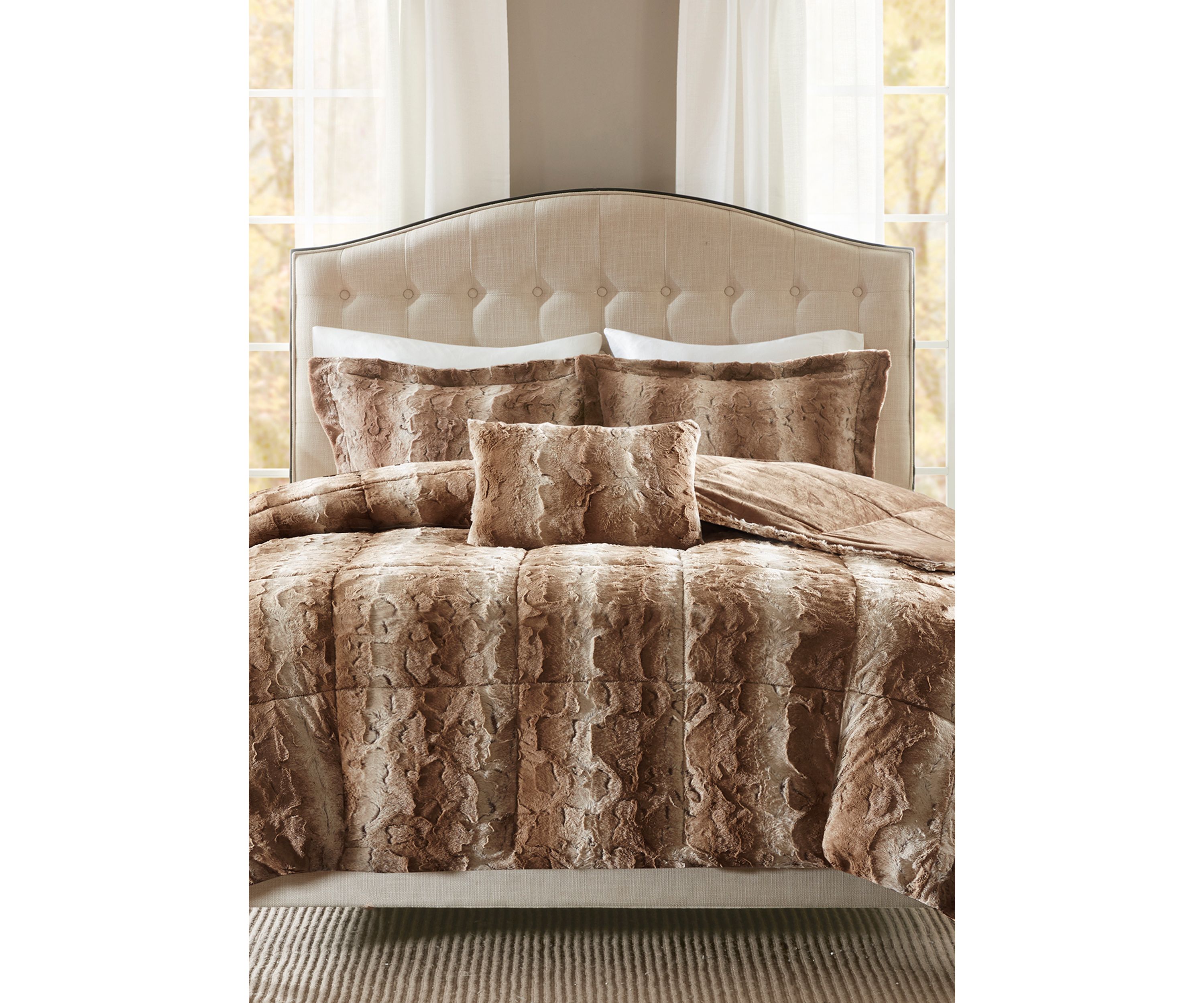 Zuri 4 Piece Faux Fur Comforter Set