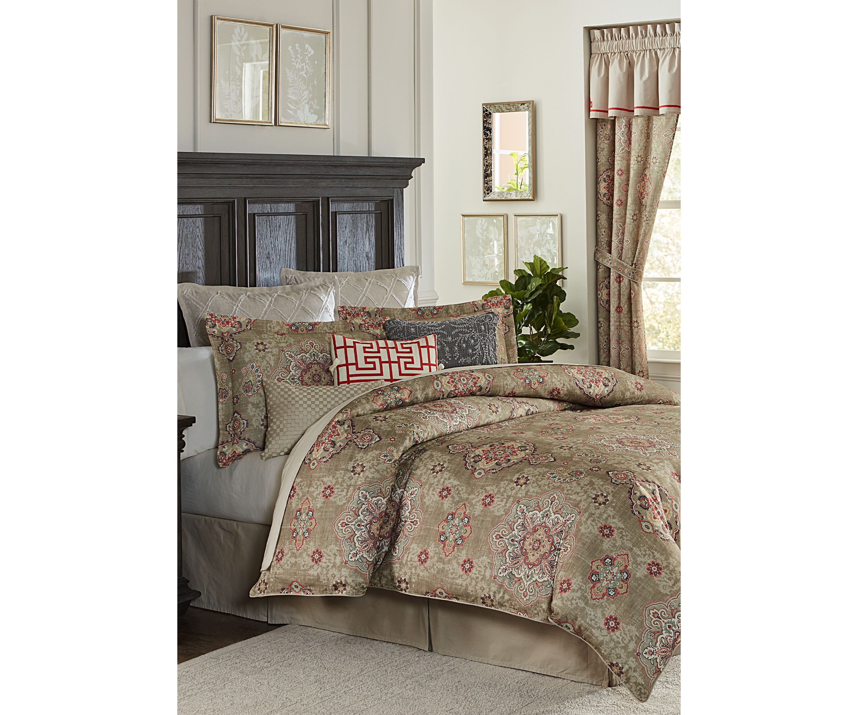 Perennial 4 Piece Comforter set