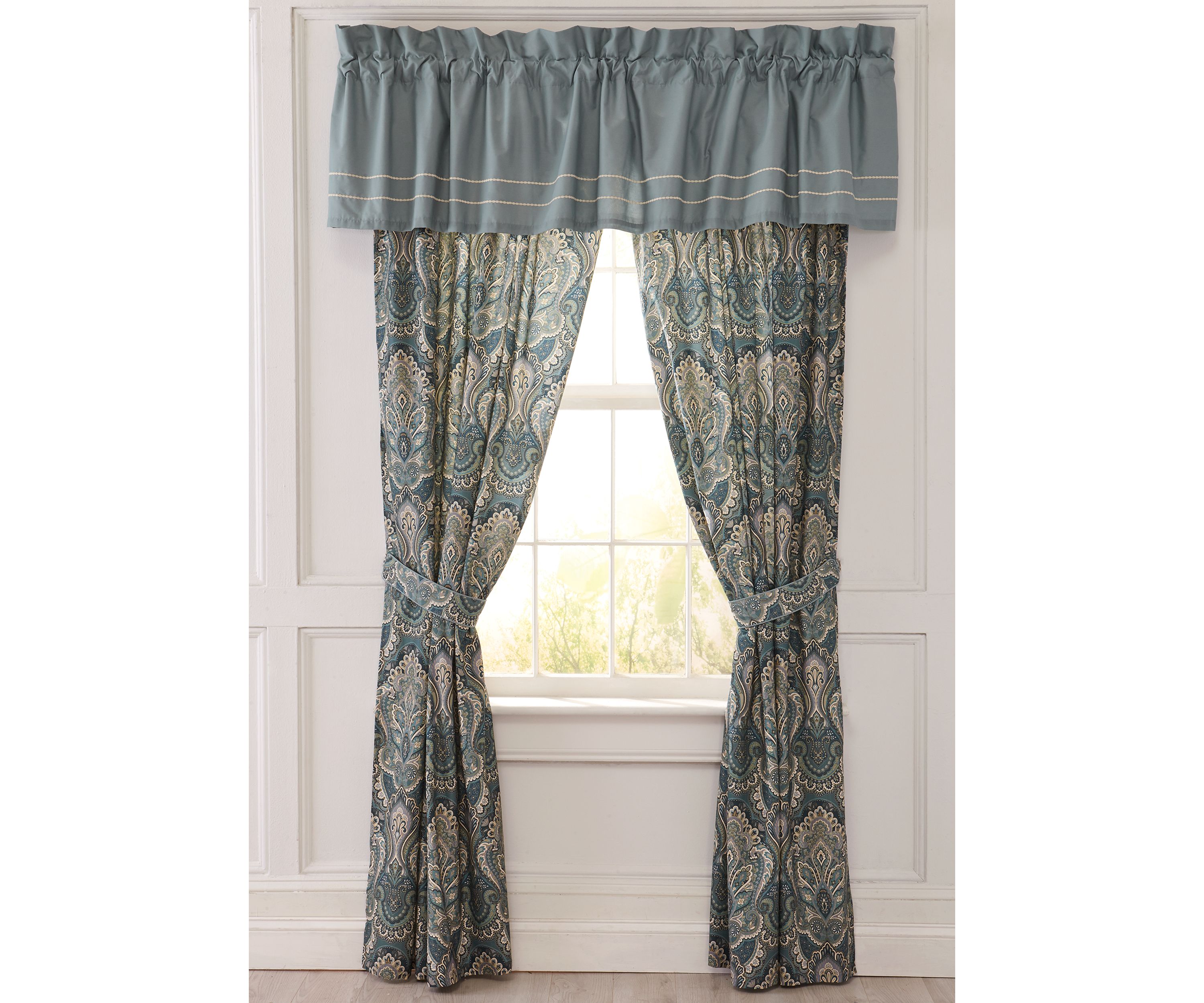 Hillside Paisley Valance
